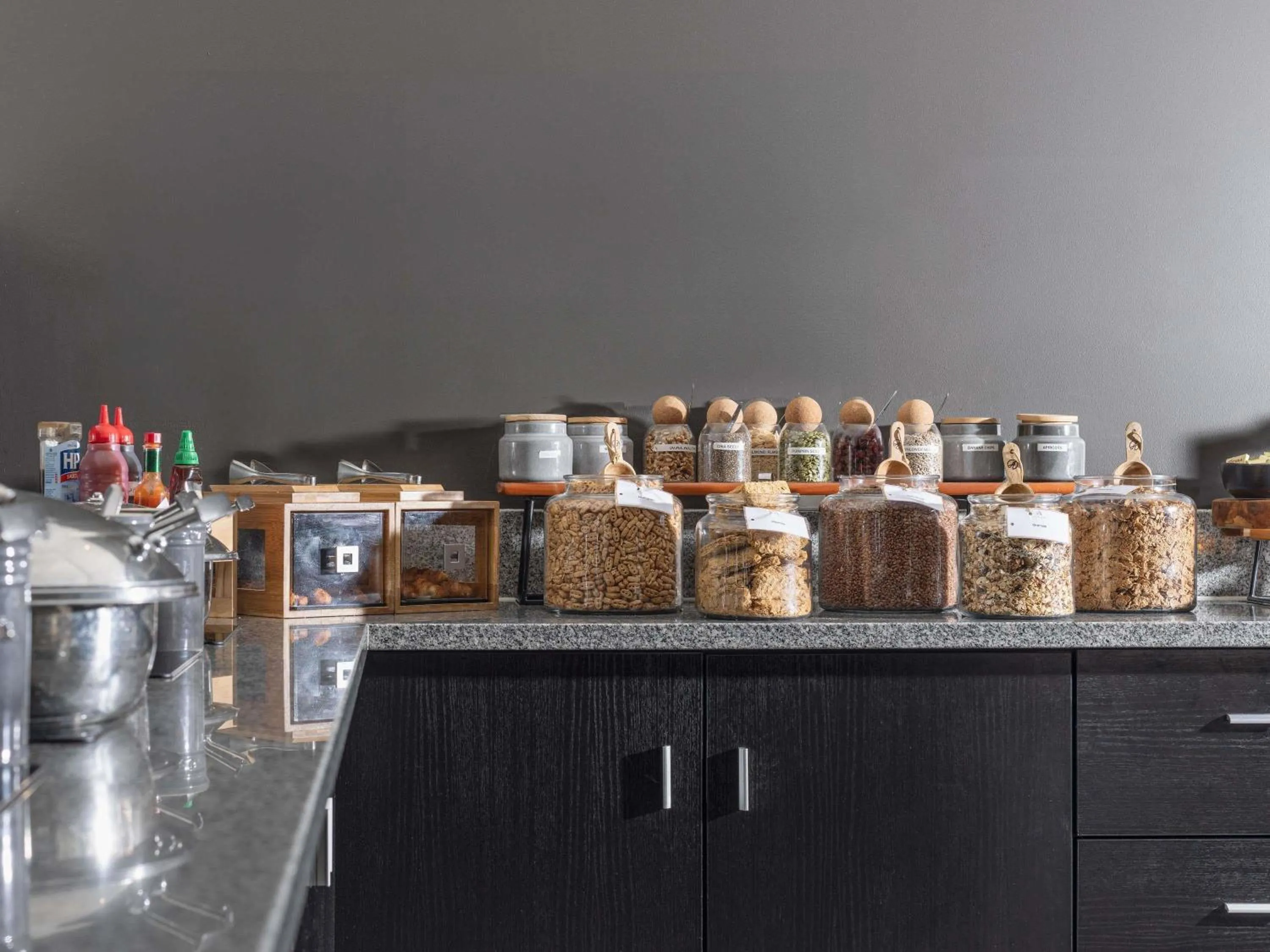 Restaurant/places to eat in Mantra Melbourne Airport