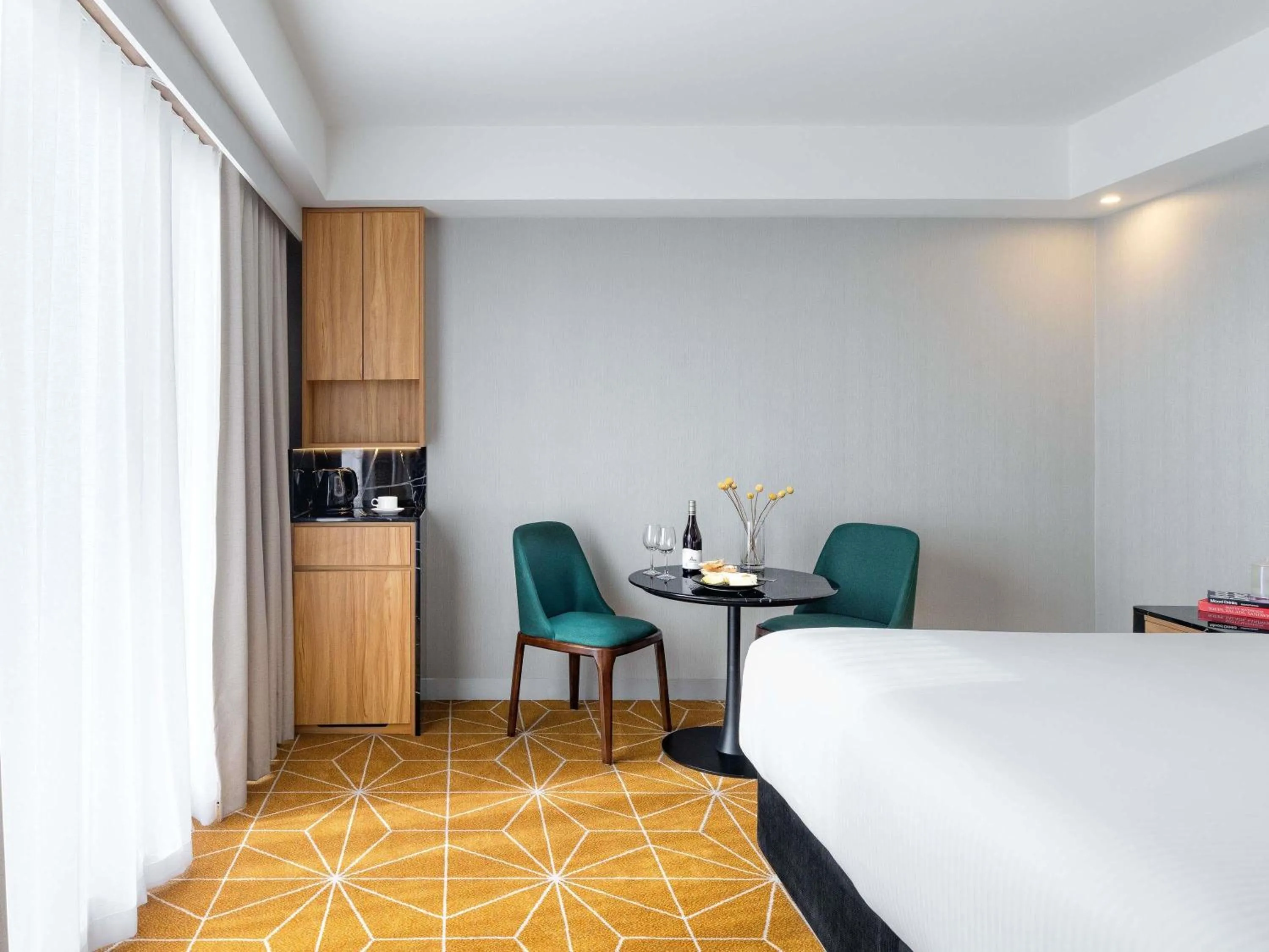 Bedroom, Bed in Mantra Melbourne Airport