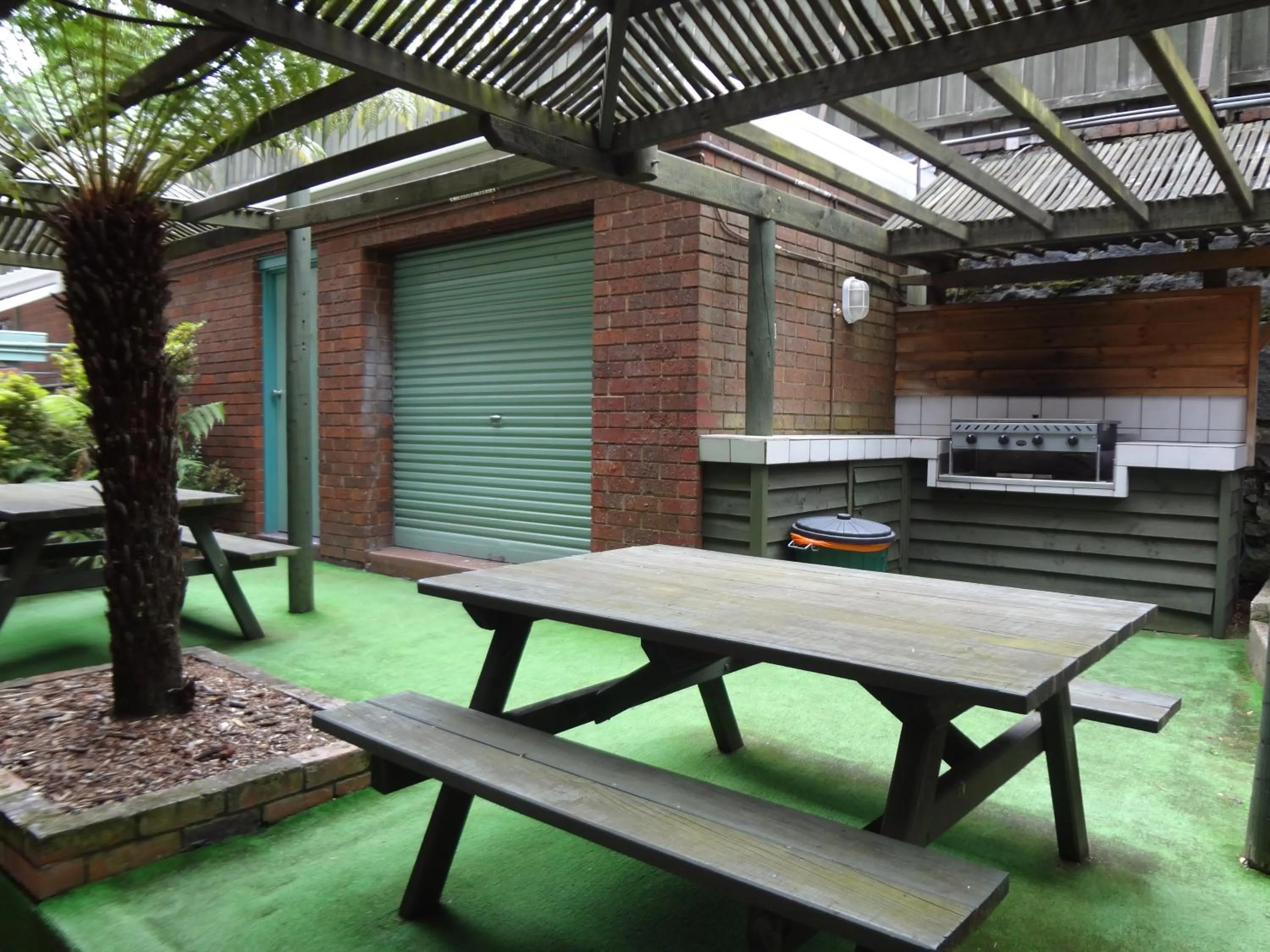 Garden in Adina Place Motel Apartments