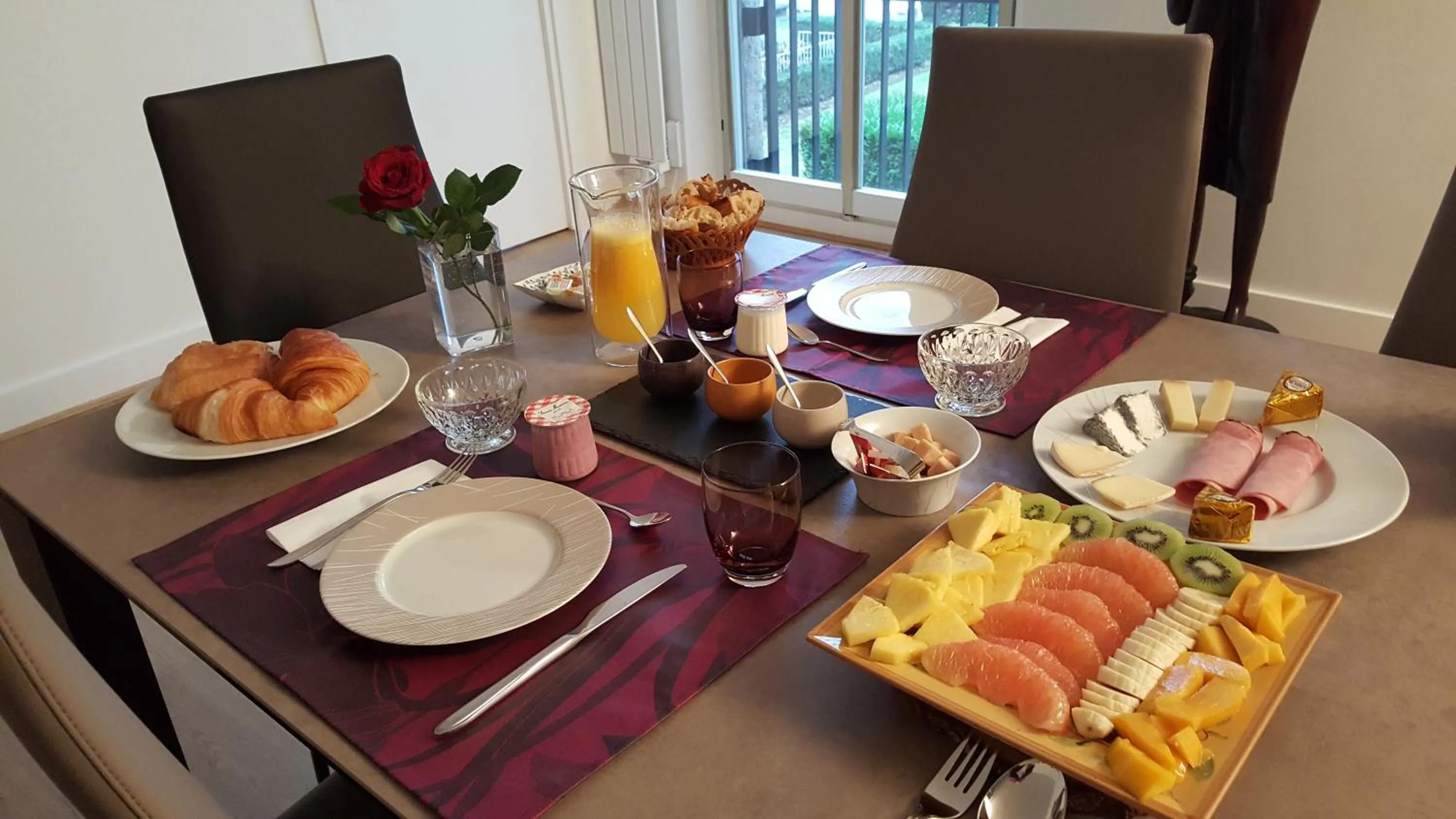 Breakfast in Assia & Nathalie - Luxury B&B MARAIS