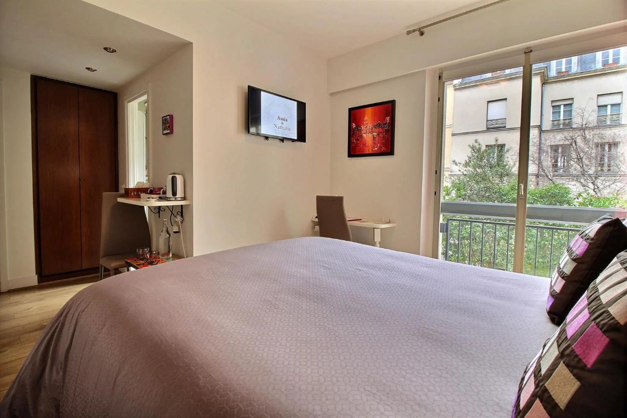 Bed in Assia & Nathalie - Luxury B&B MARAIS