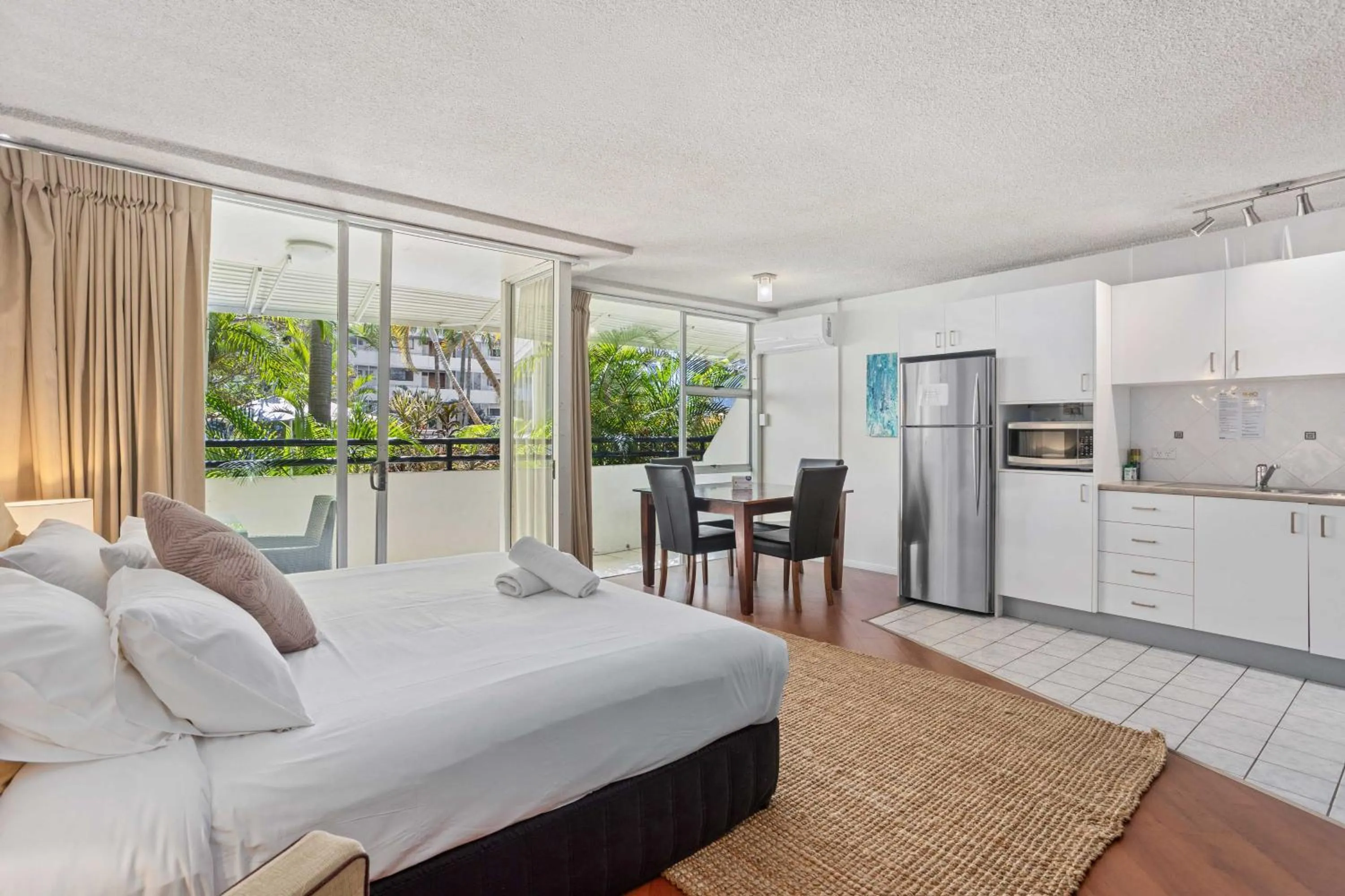 Bed in Hi Ho Beach Apartments on Broadbeach