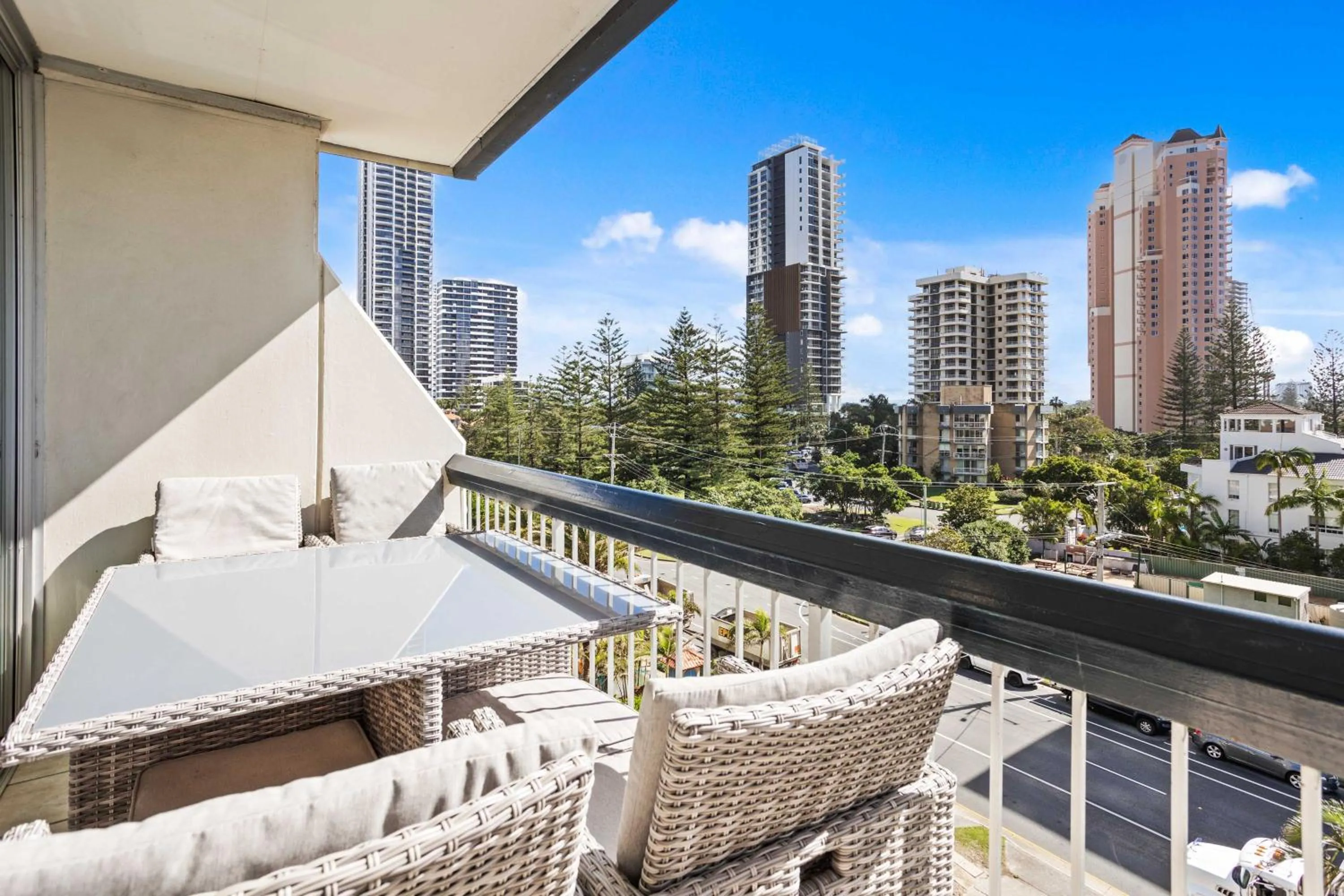 Balcony/Terrace in Hi Ho Beach Apartments on Broadbeach