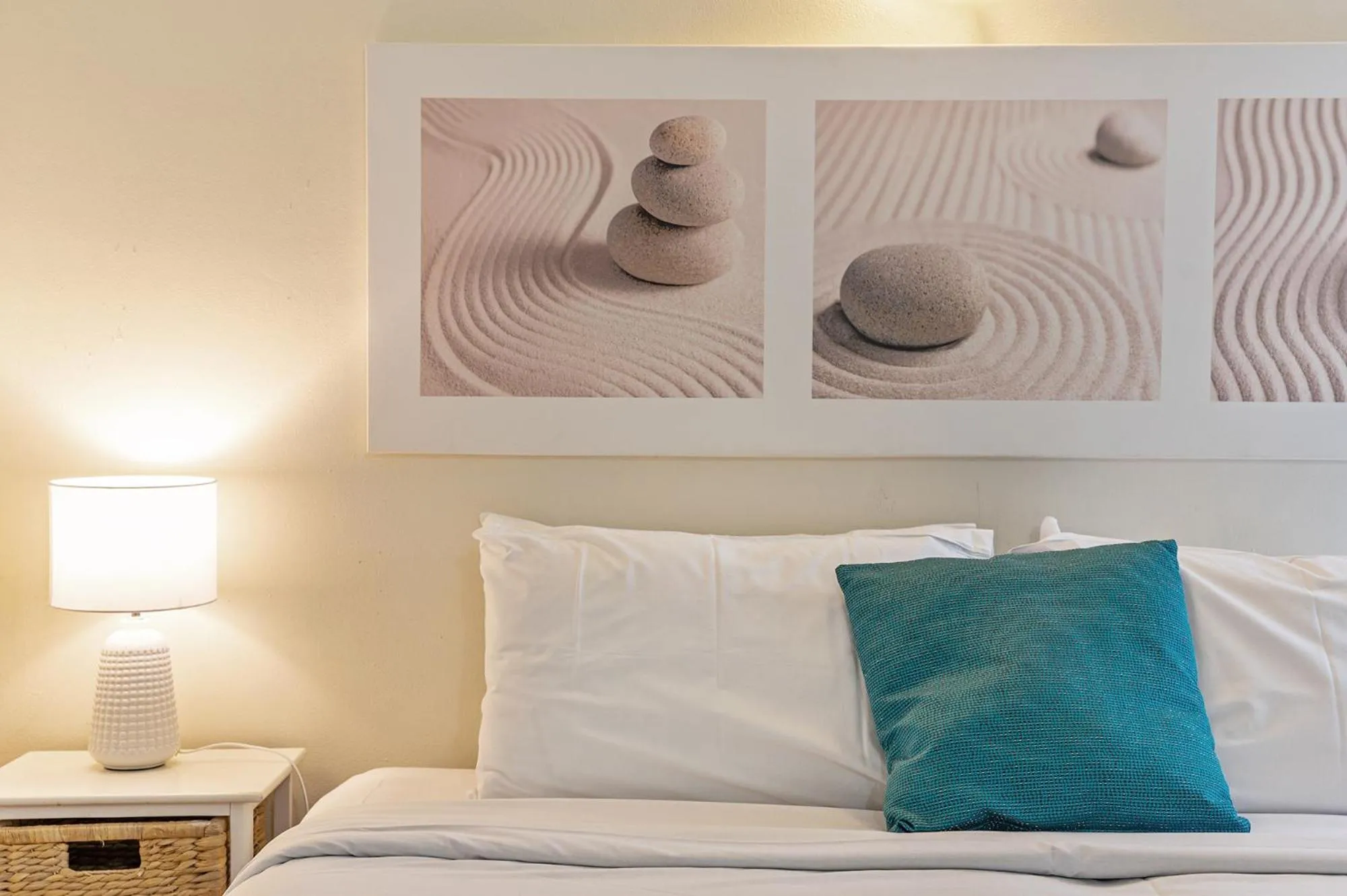 Bed in Hi Ho Beach Apartments on Broadbeach