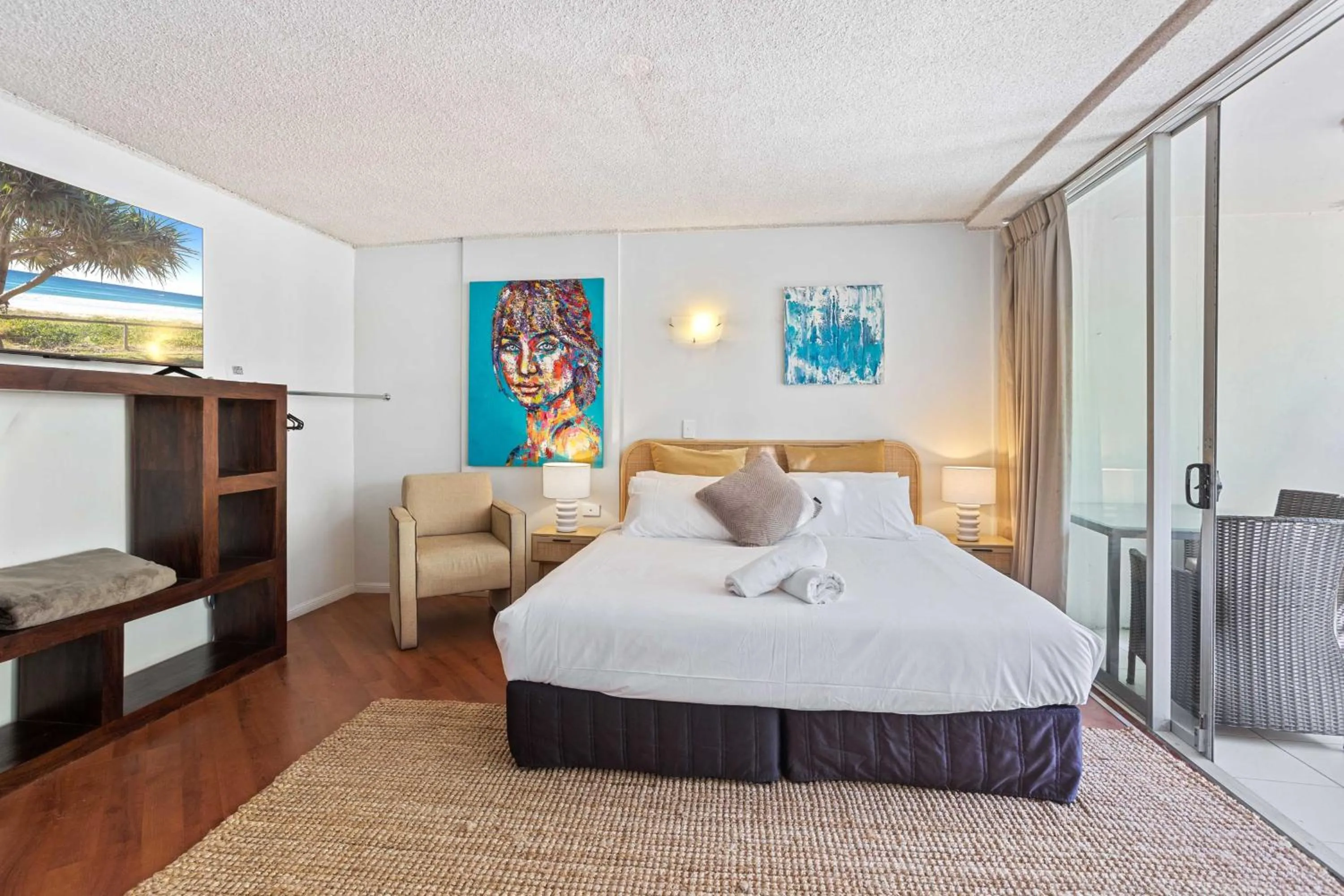 Bed in Hi Ho Beach Apartments on Broadbeach