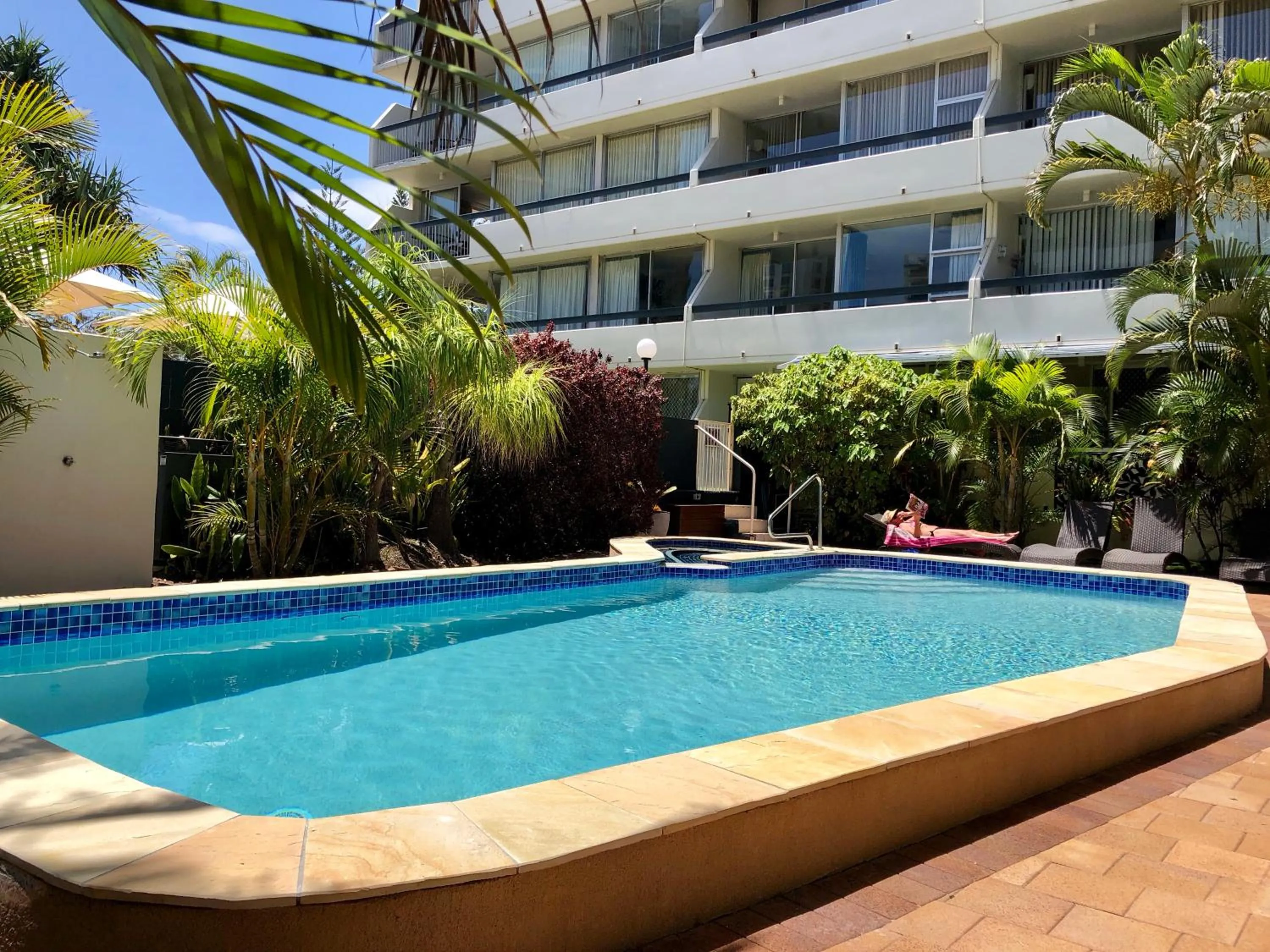 Property building in Hi Ho Beach Apartments on Broadbeach