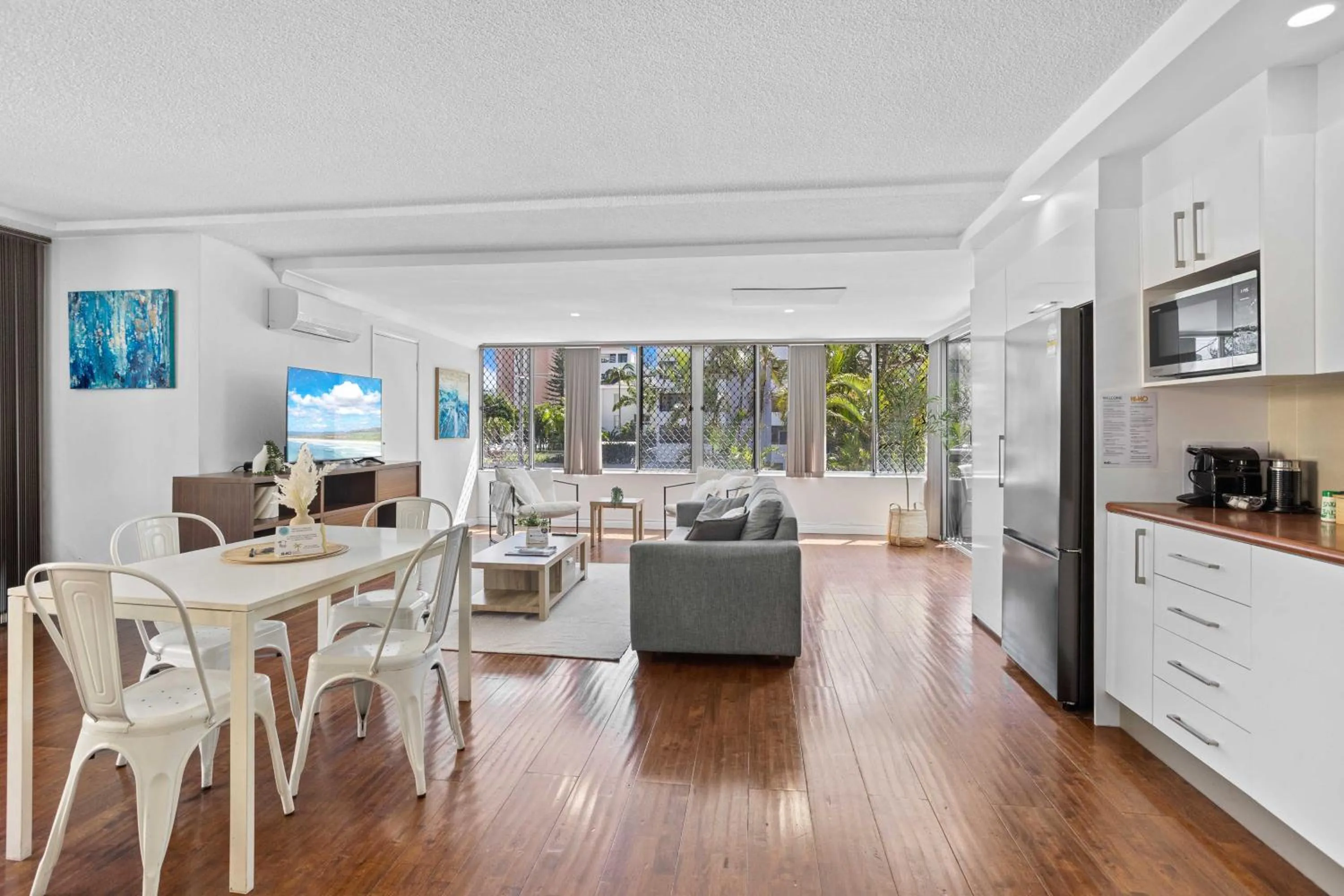 Living room in Hi Ho Beach Apartments on Broadbeach