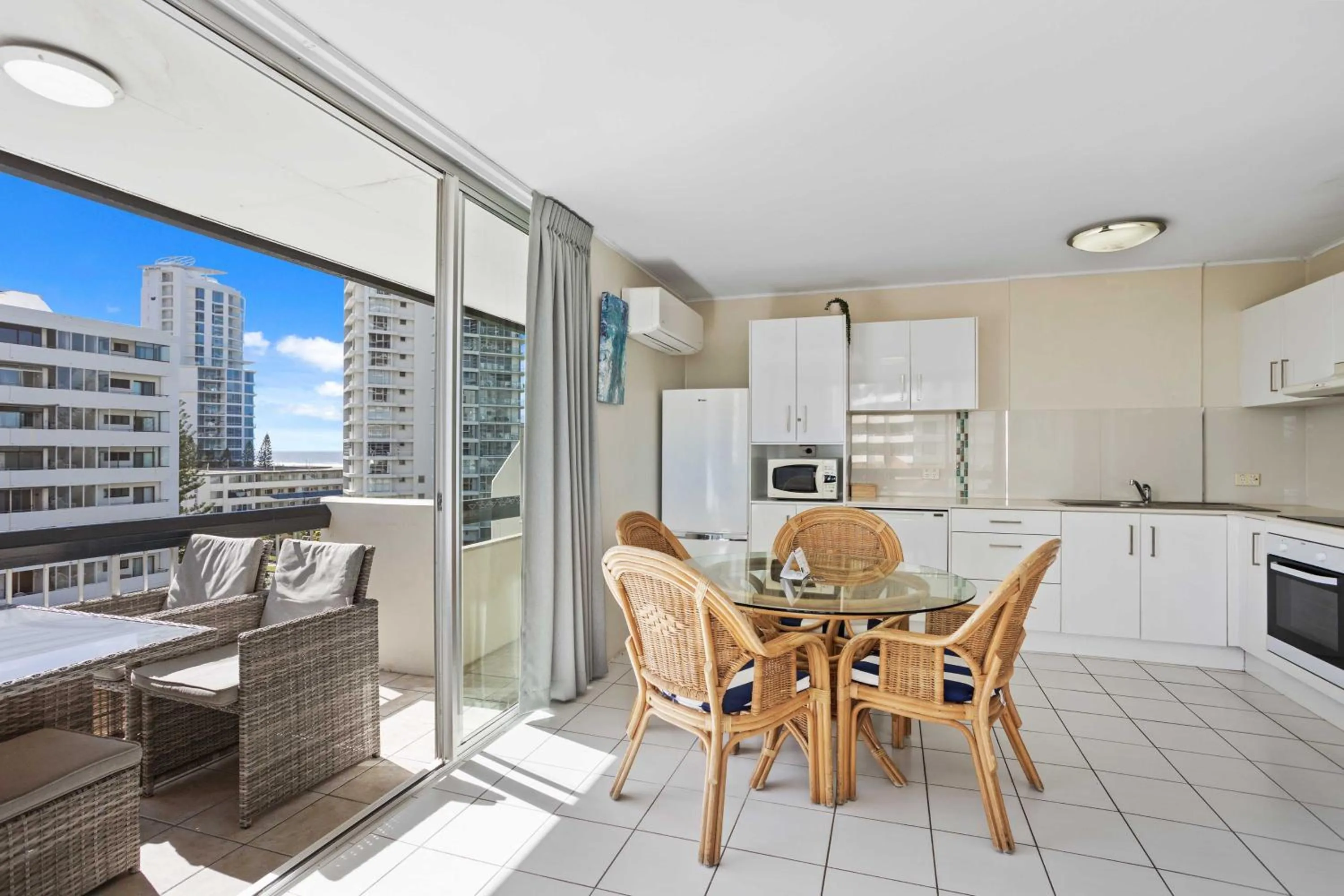 Dining area in Hi Ho Beach Apartments on Broadbeach