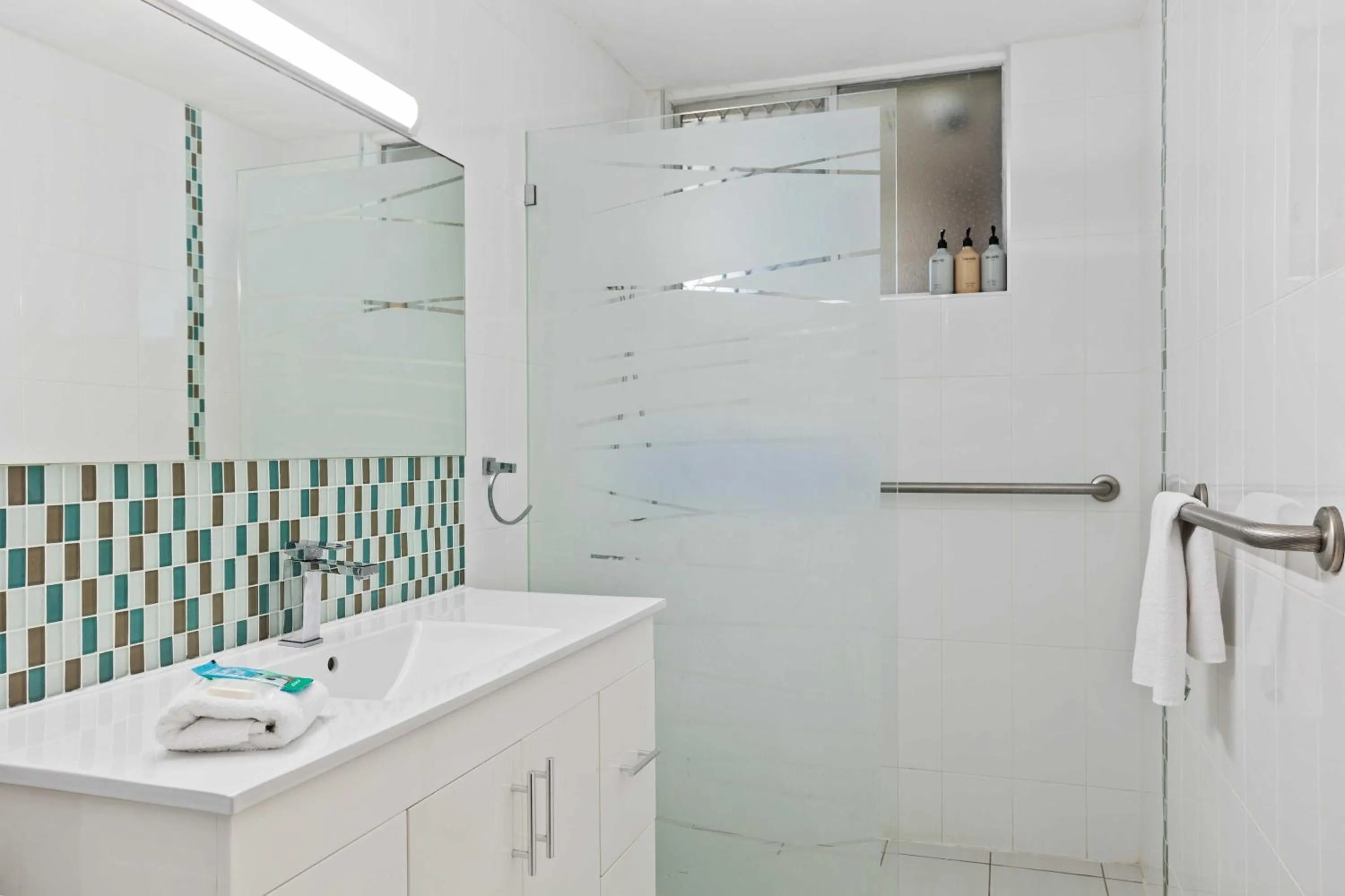 Bathroom in Hi Ho Beach Apartments on Broadbeach