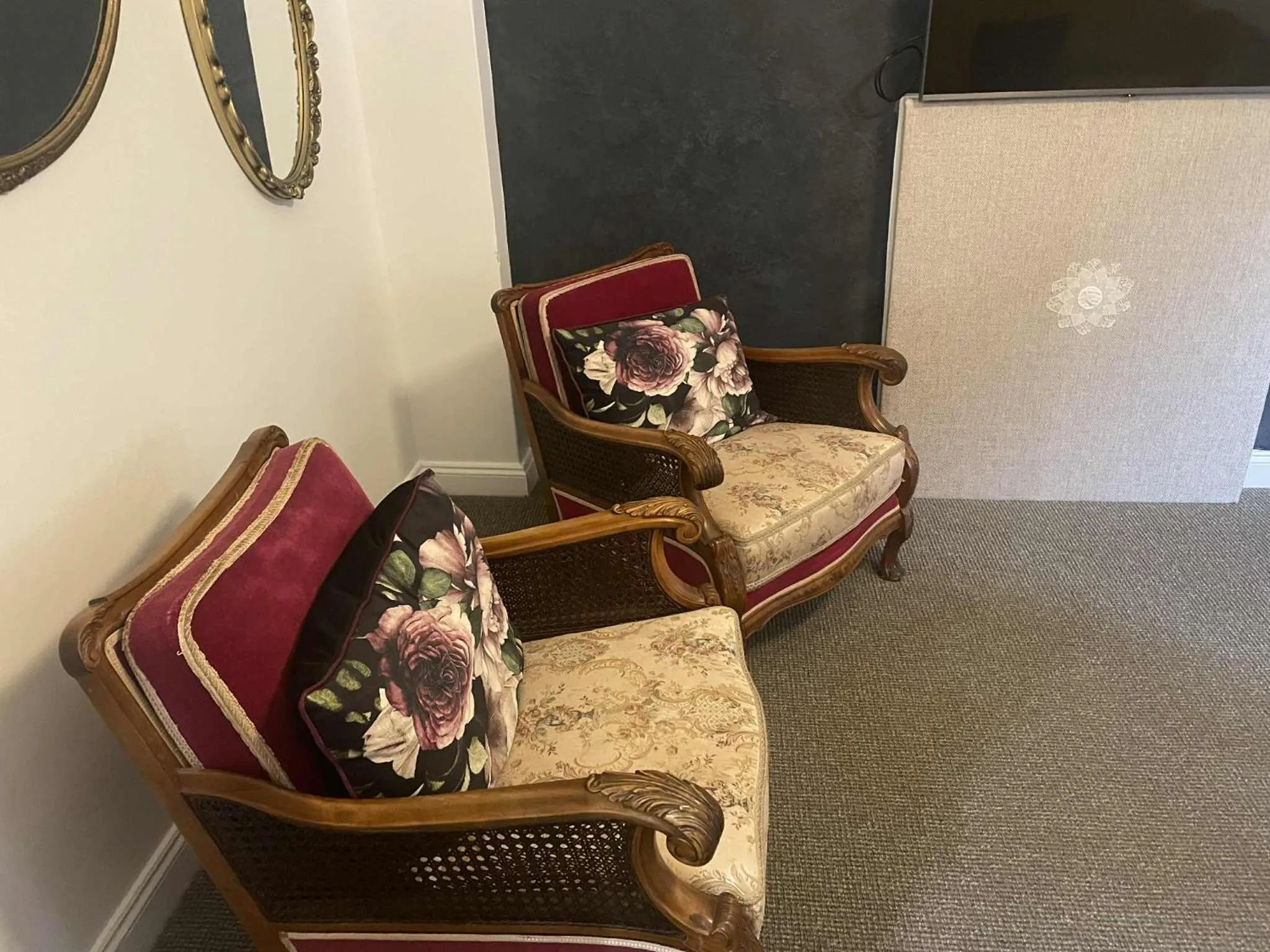 Living room in Adelaide Mansions Apartments