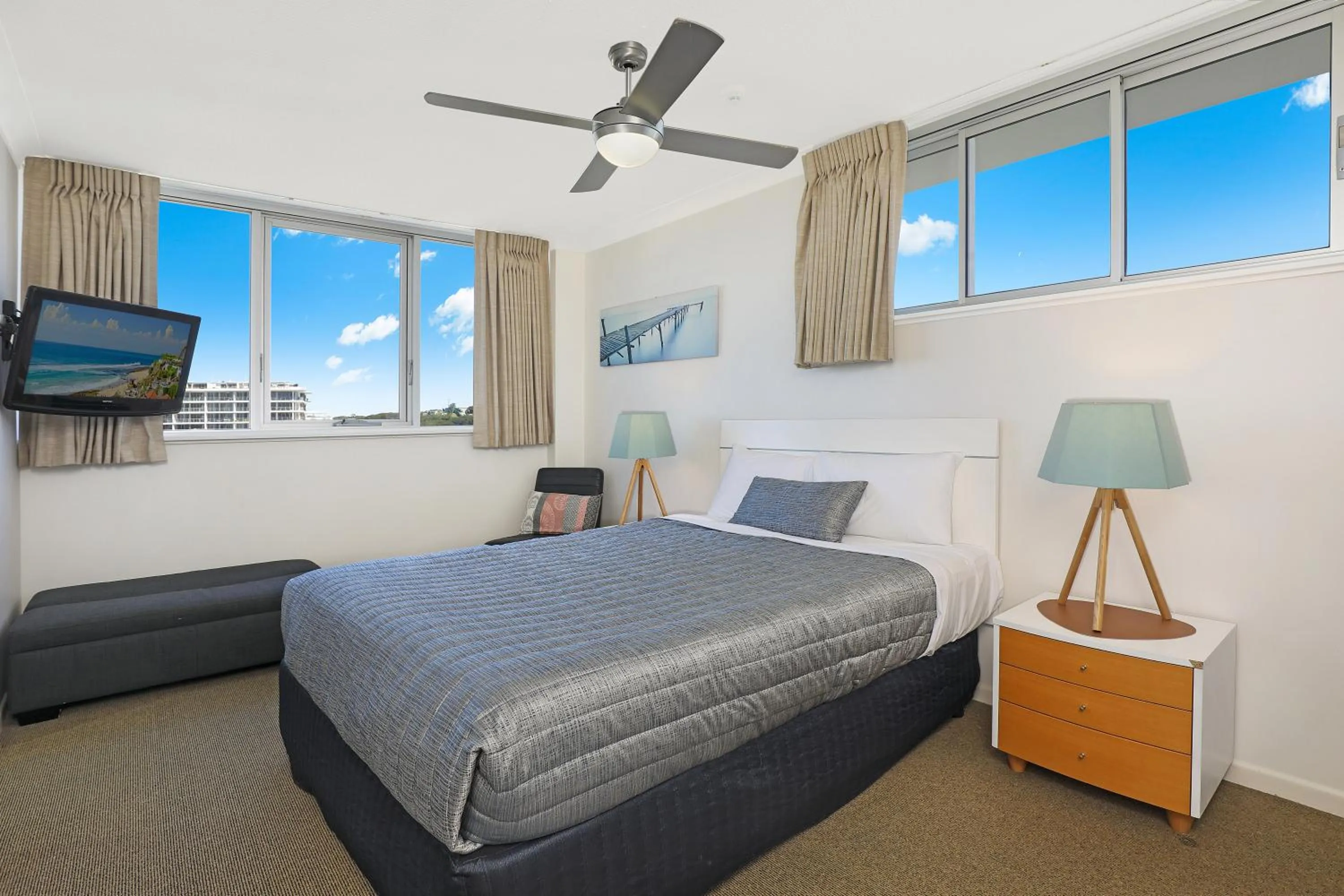 Bed in Elouera Tower