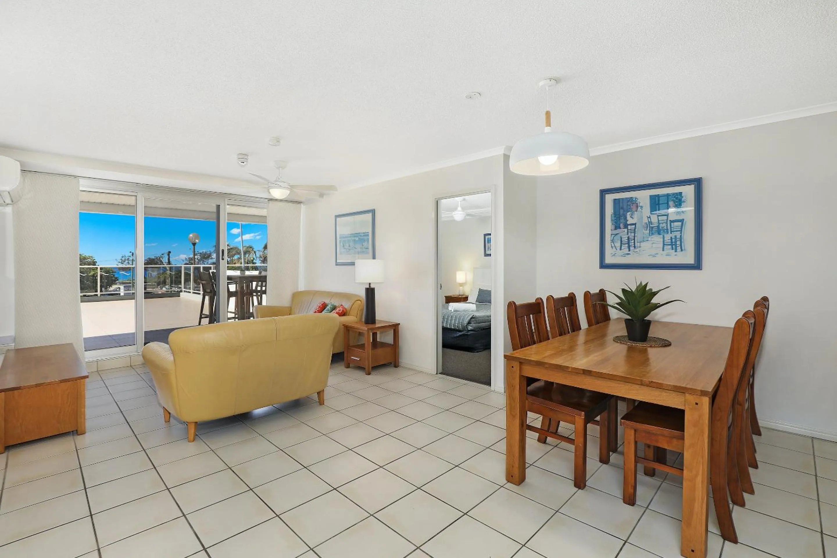 Seating area in Elouera Tower