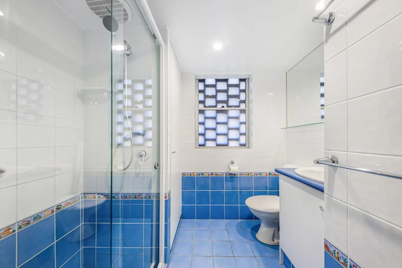 Shower in Elouera Tower