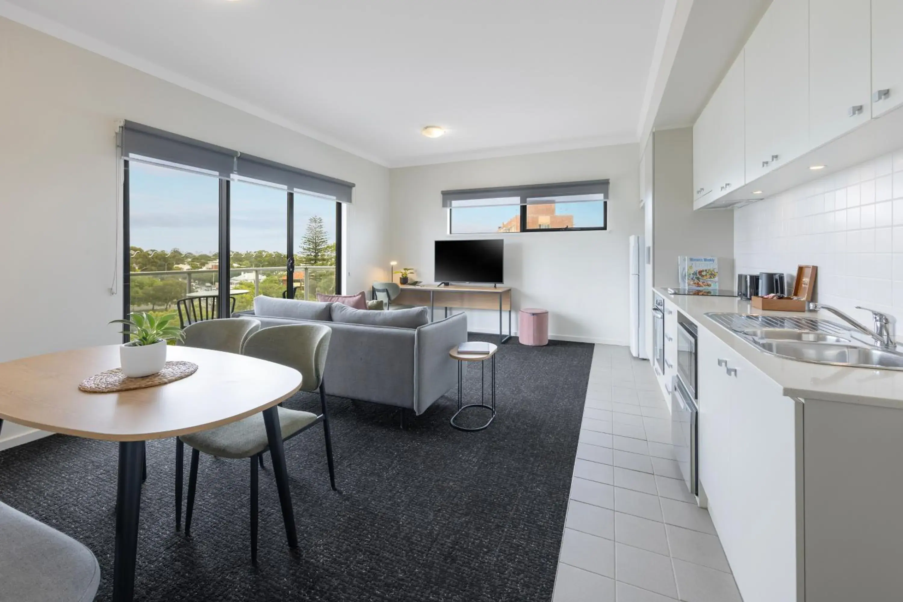 Two-Bedroom Apartment - 1 Queen, 2 Singles in Quest on Rheola Two-Bedroom Apartment - 1 Queen, 2 Singles in Quest on Rheola