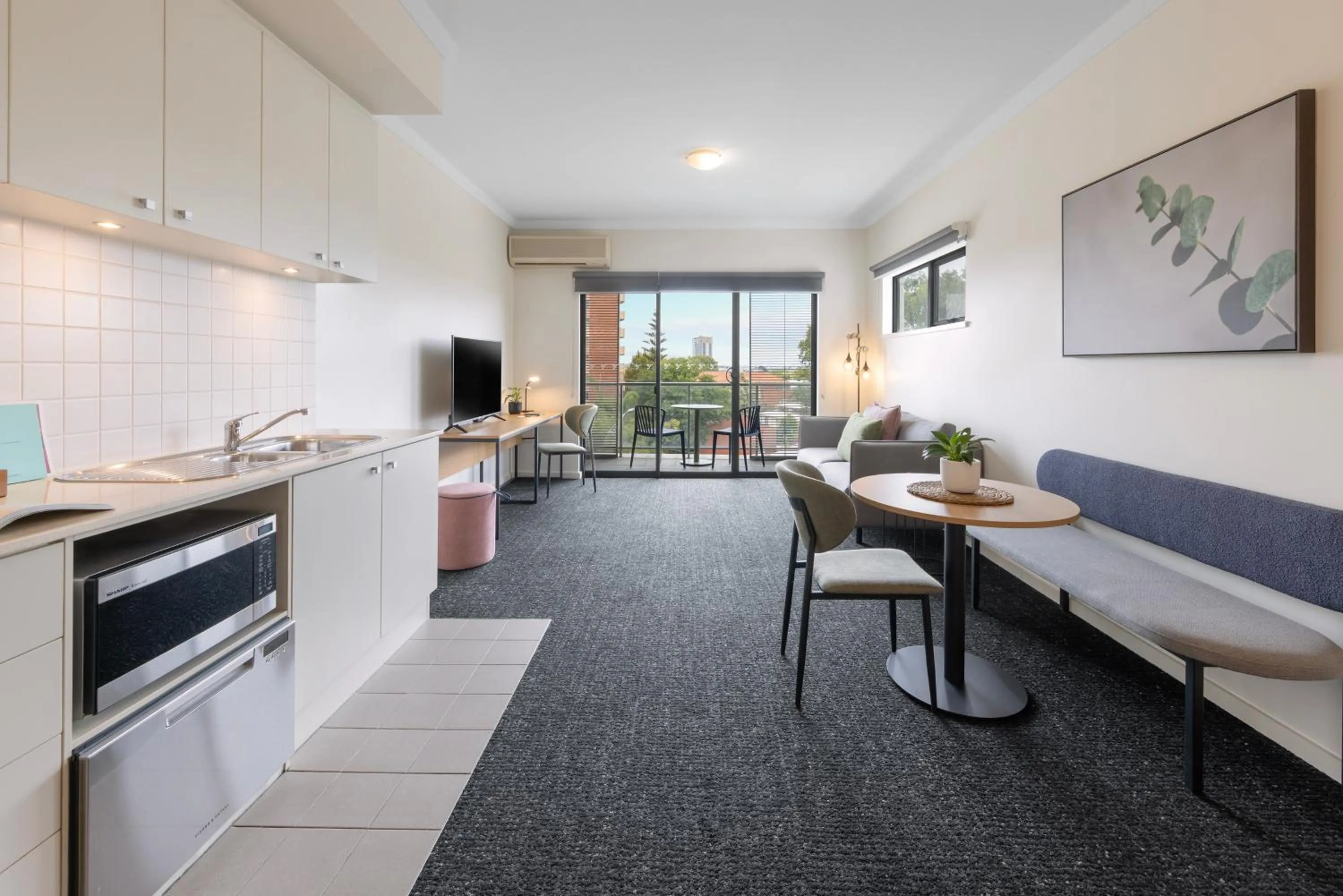 TV and multimedia in Quest on Rheola