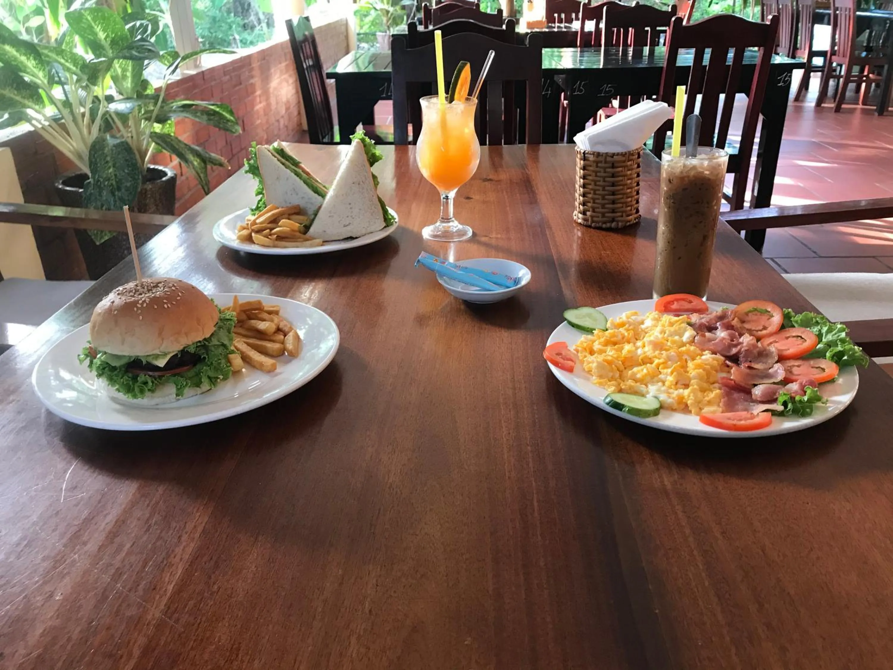 Breakfast in Sunlight Bungalow