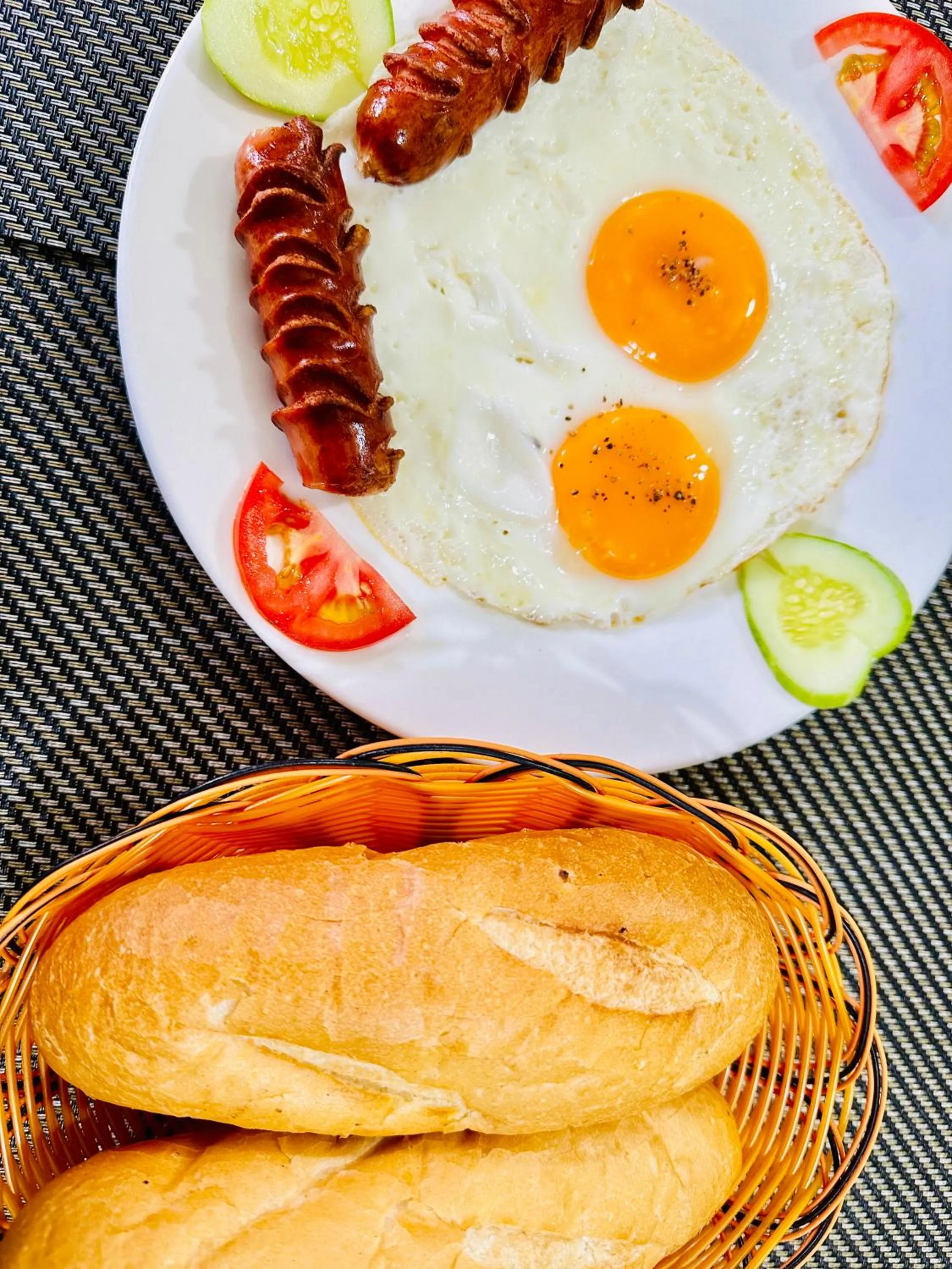 Breakfast in Sunlight Bungalow