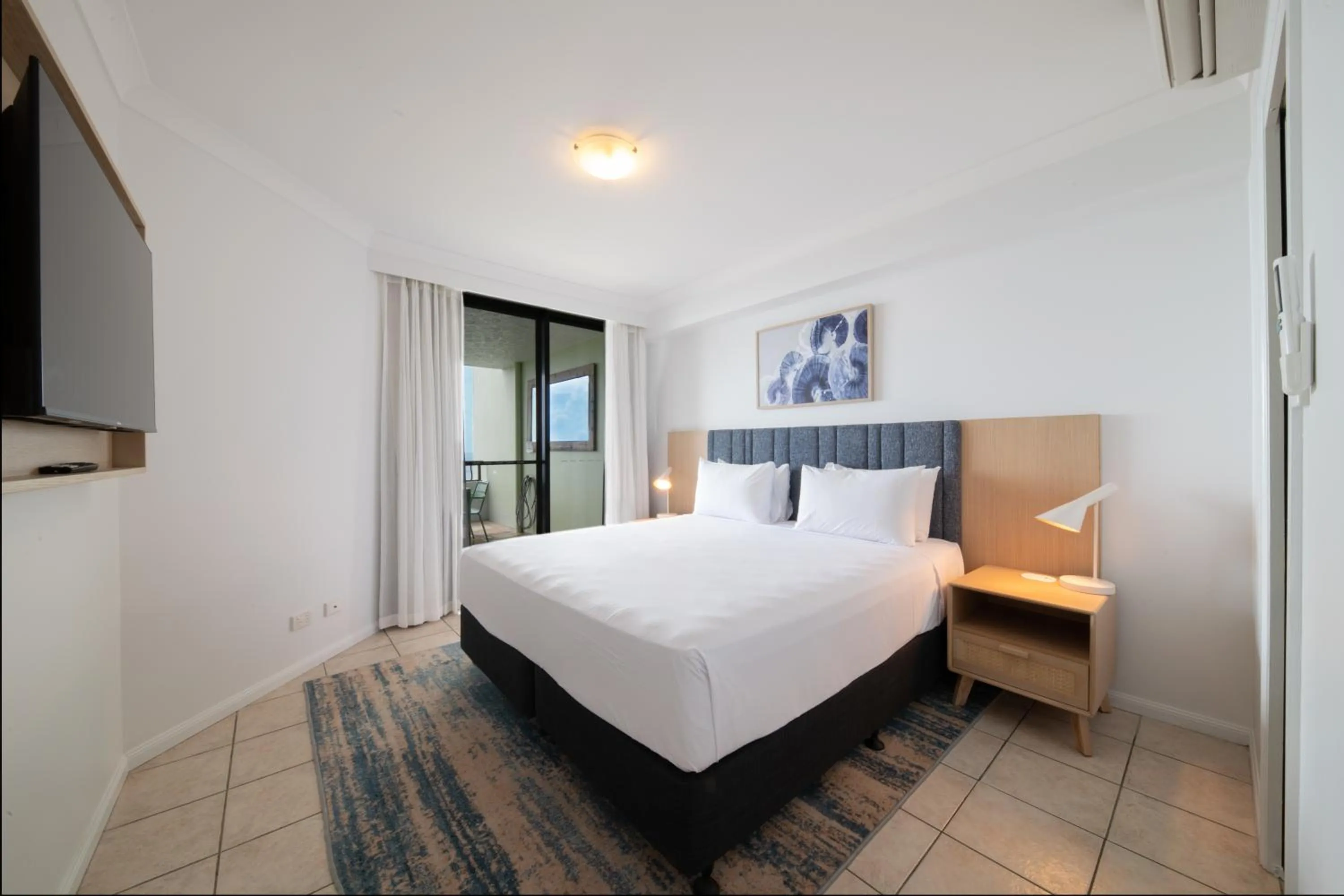 Bedroom, Bed in at Water's Edge Resort