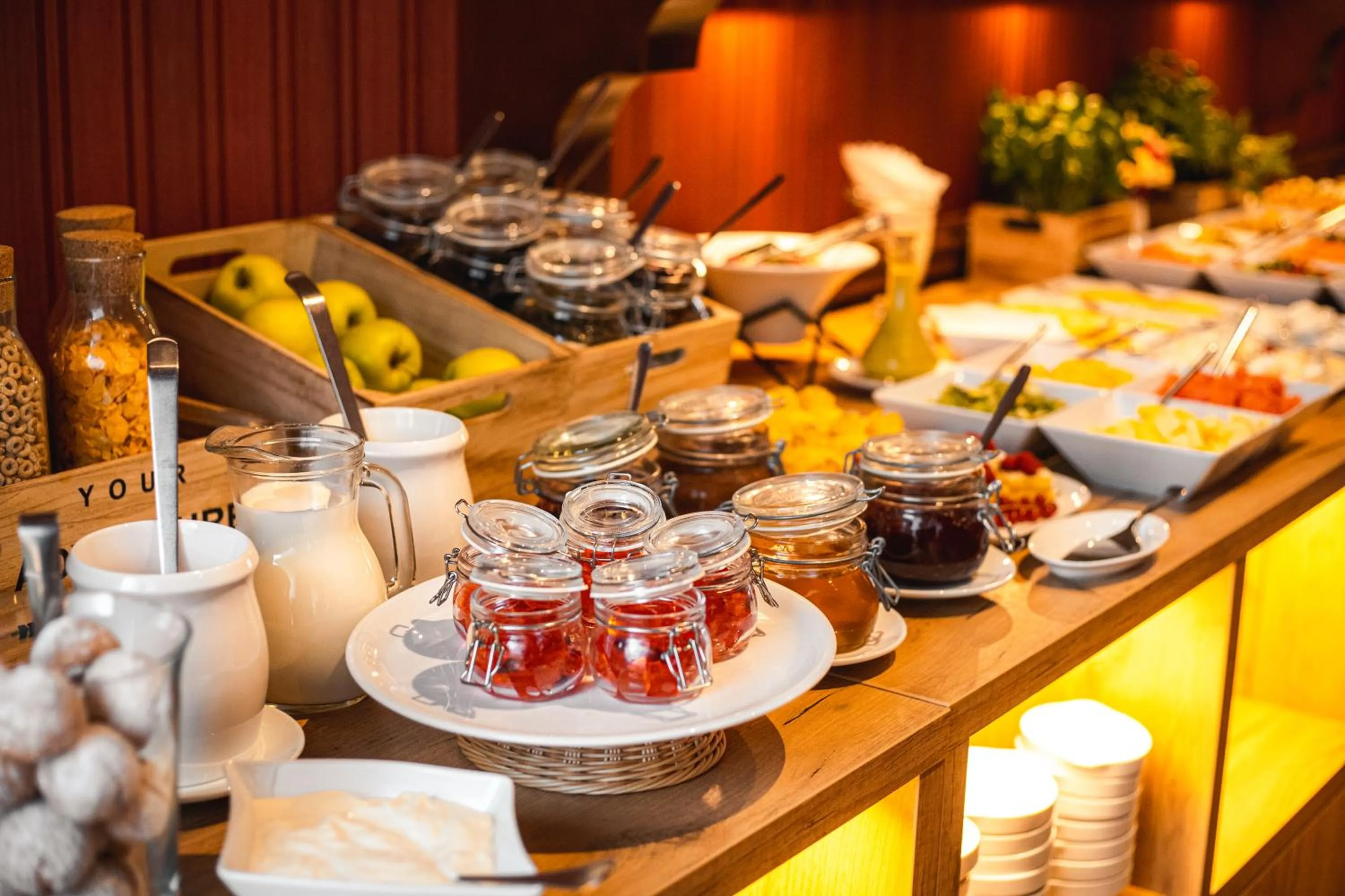 Buffet breakfast in Premium Hotel Bacero Wrocław