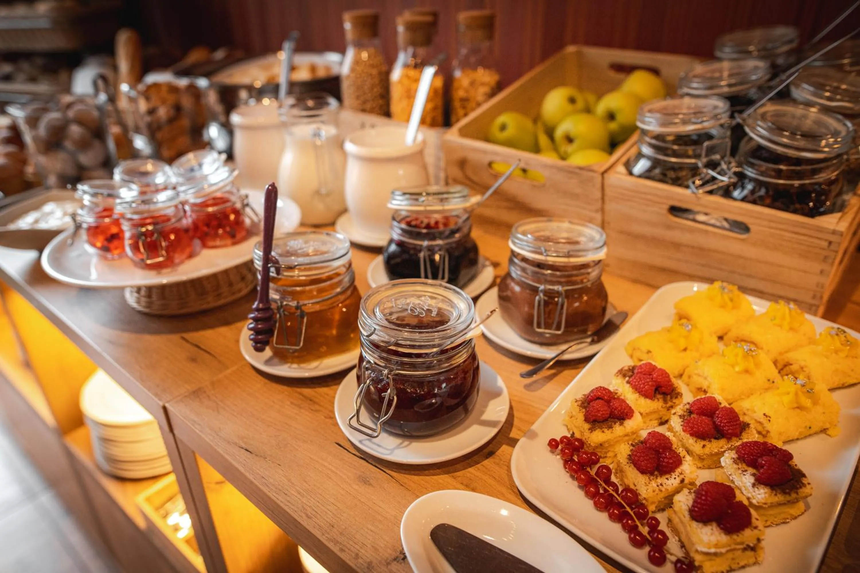 Buffet breakfast in Premium Hotel Bacero Wrocław