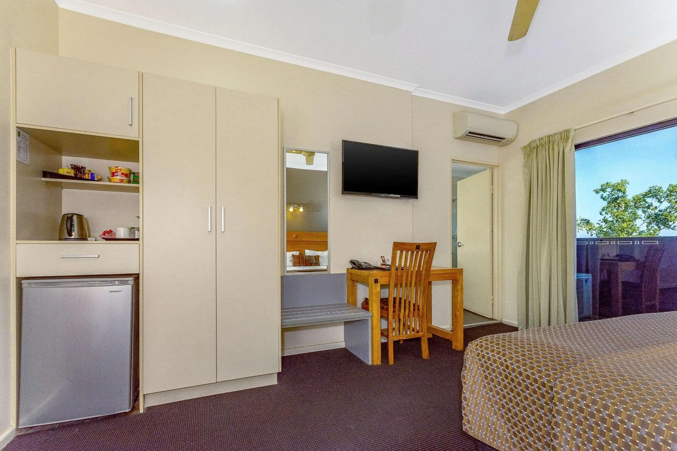 Photo of the whole room in Quality Hotel Darwin Airport