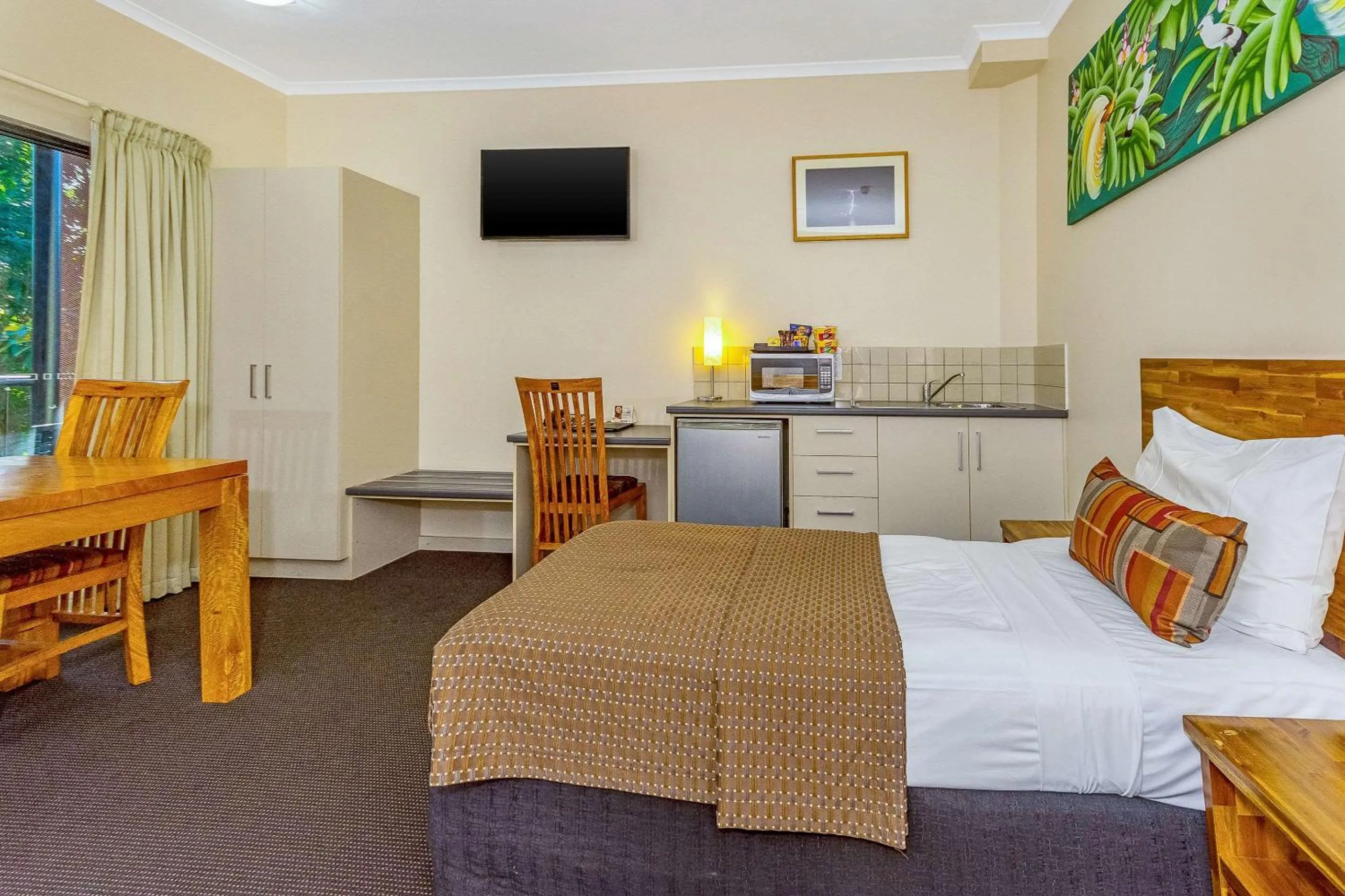 Photo of the whole room, Bed in Quality Hotel Darwin Airport