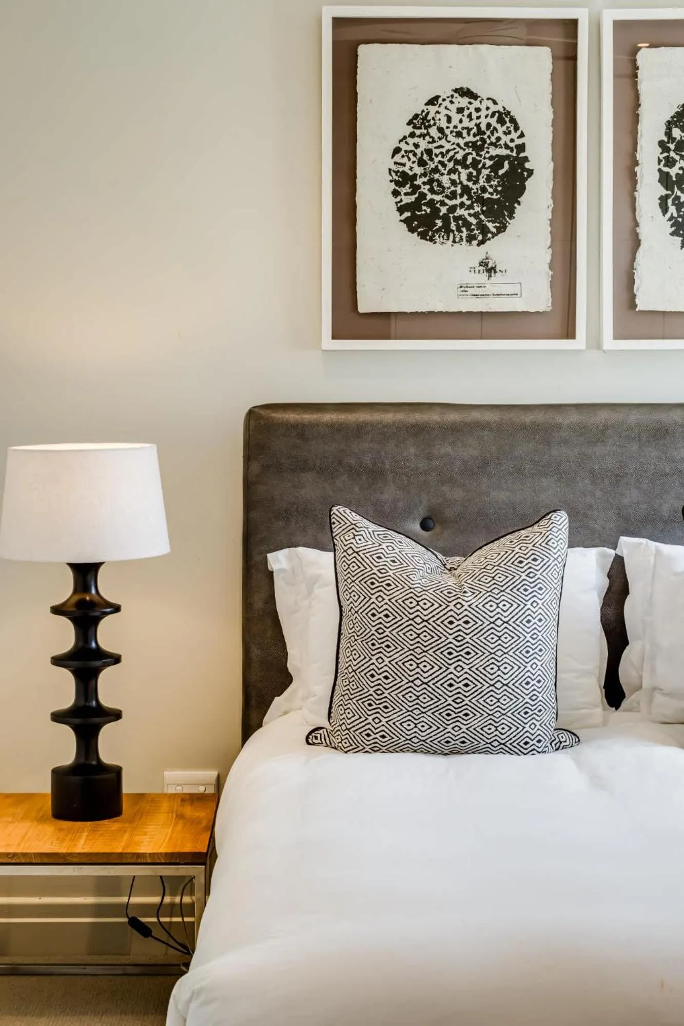 Bed in Villa Olivier