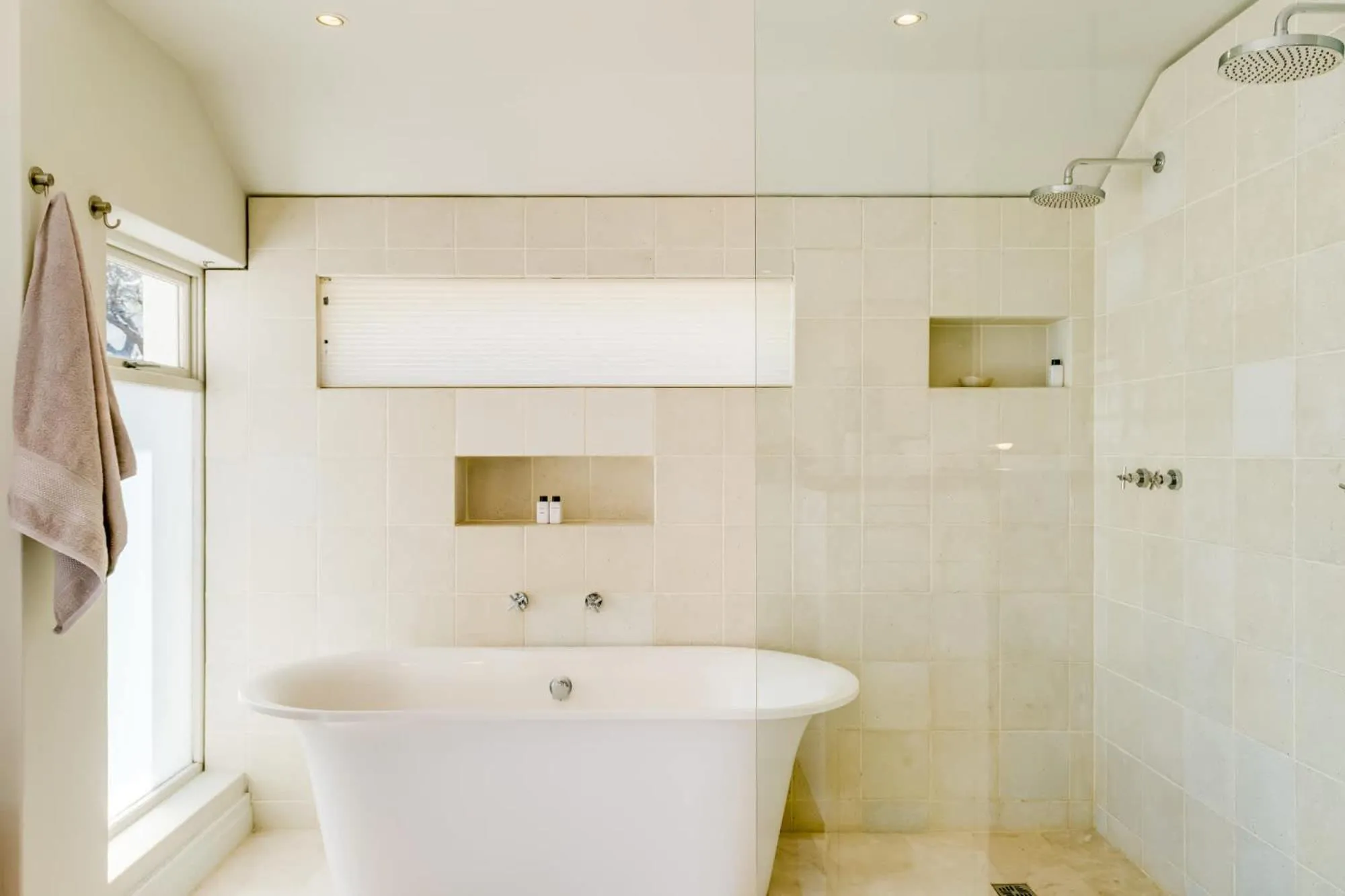 Shower in Villa Olivier