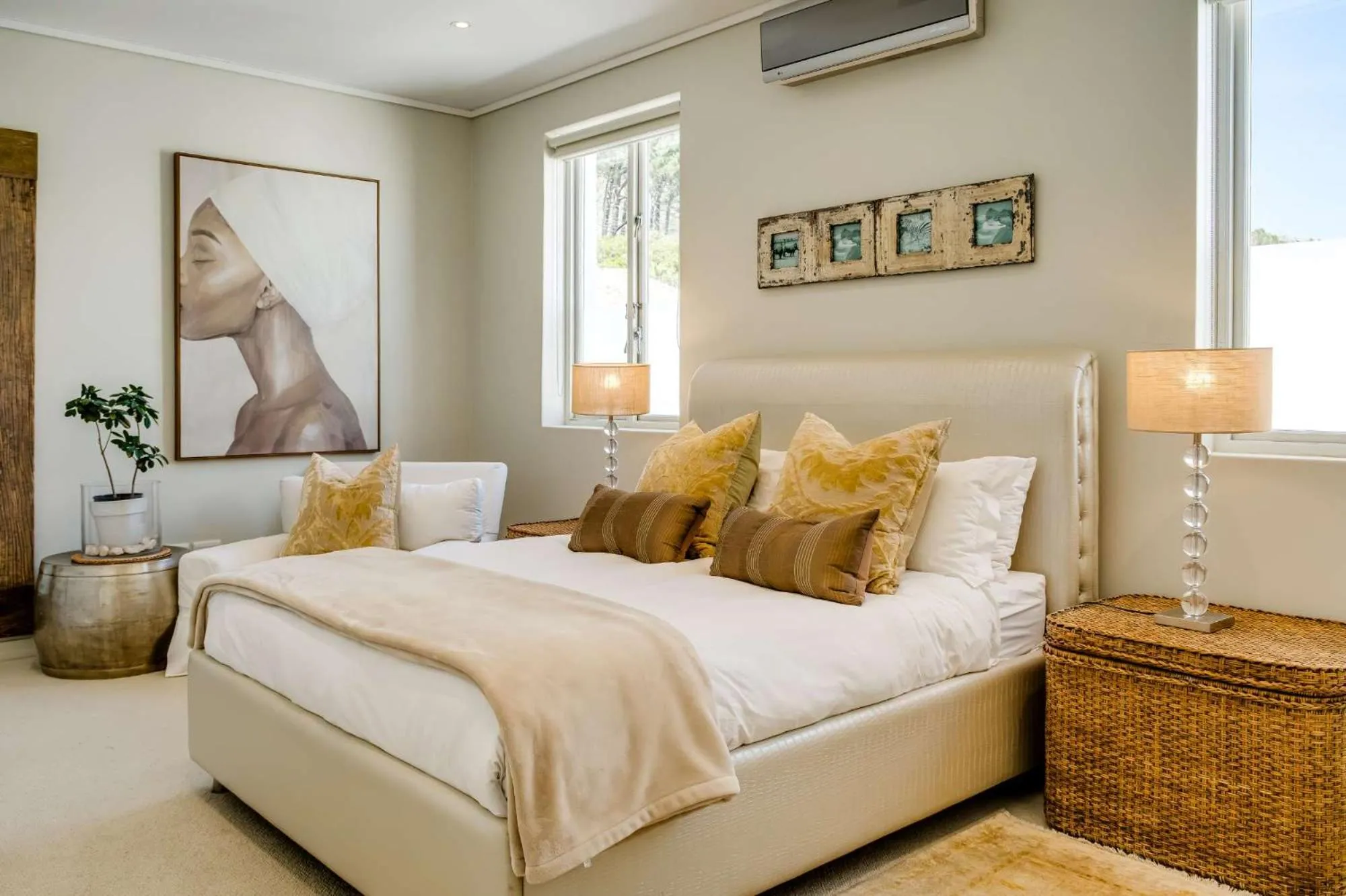 Bed in Villa Olivier