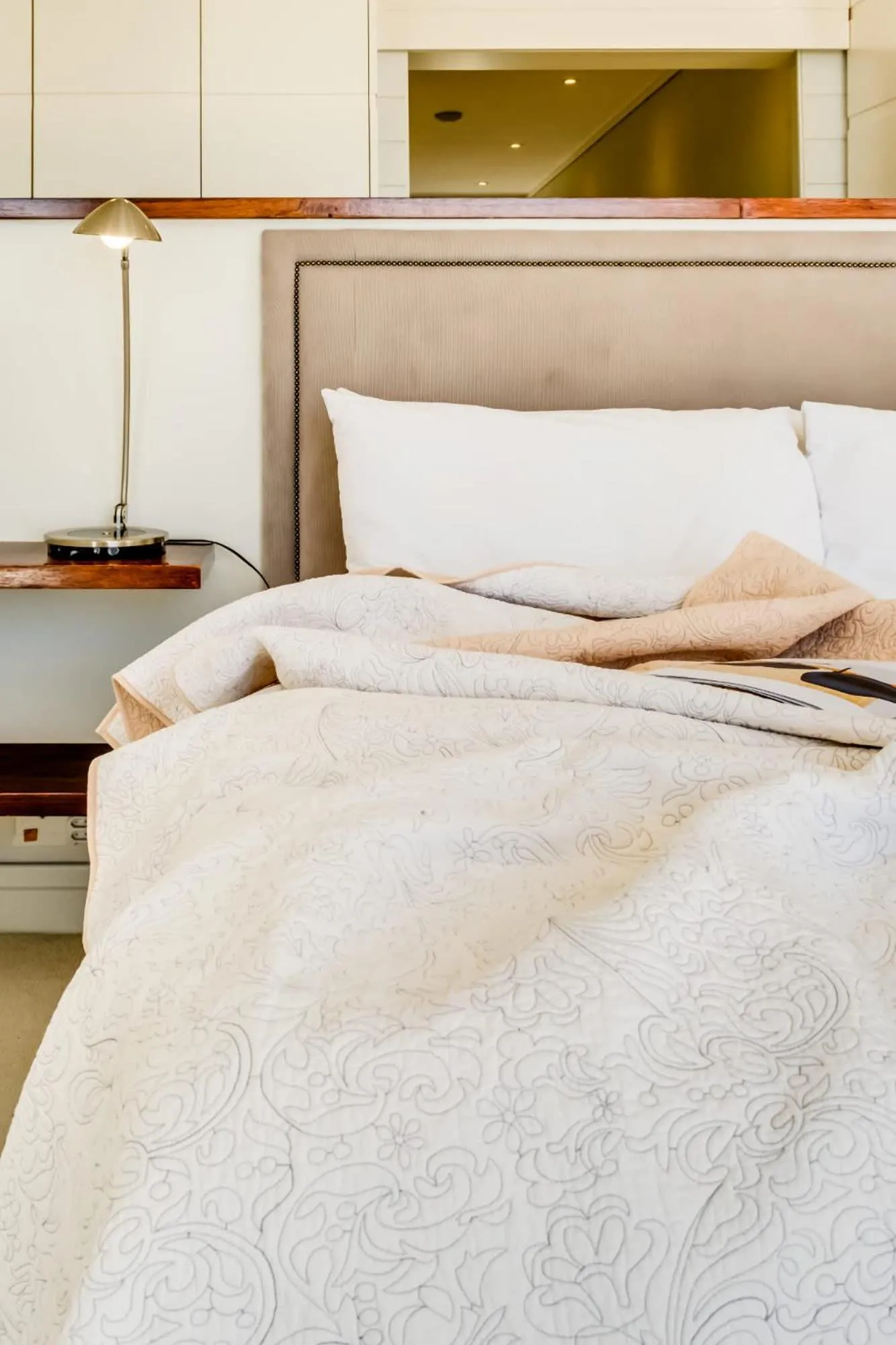 Bed in Villa Olivier