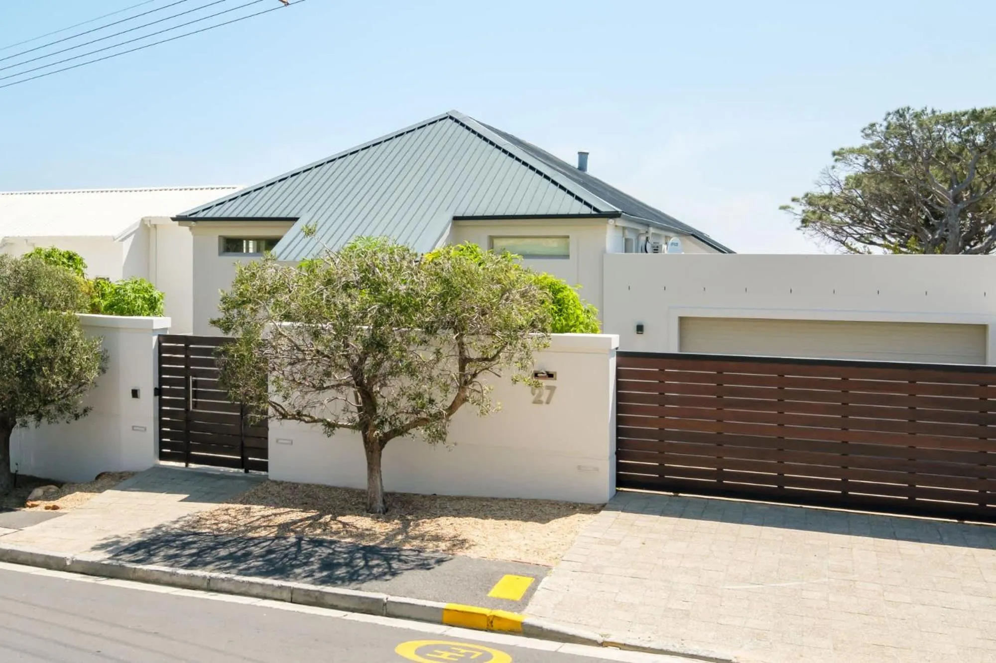 Property building in Villa Olivier