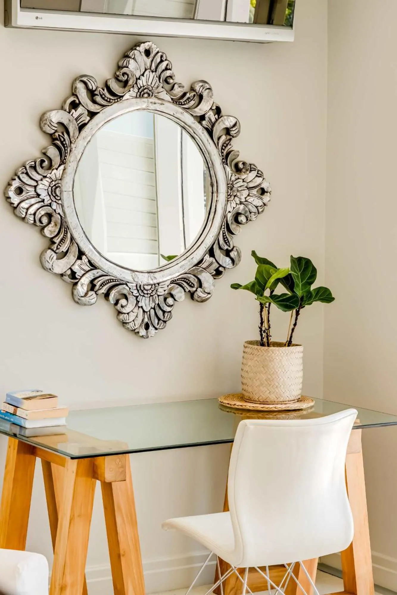 Decorative detail in Villa Olivier