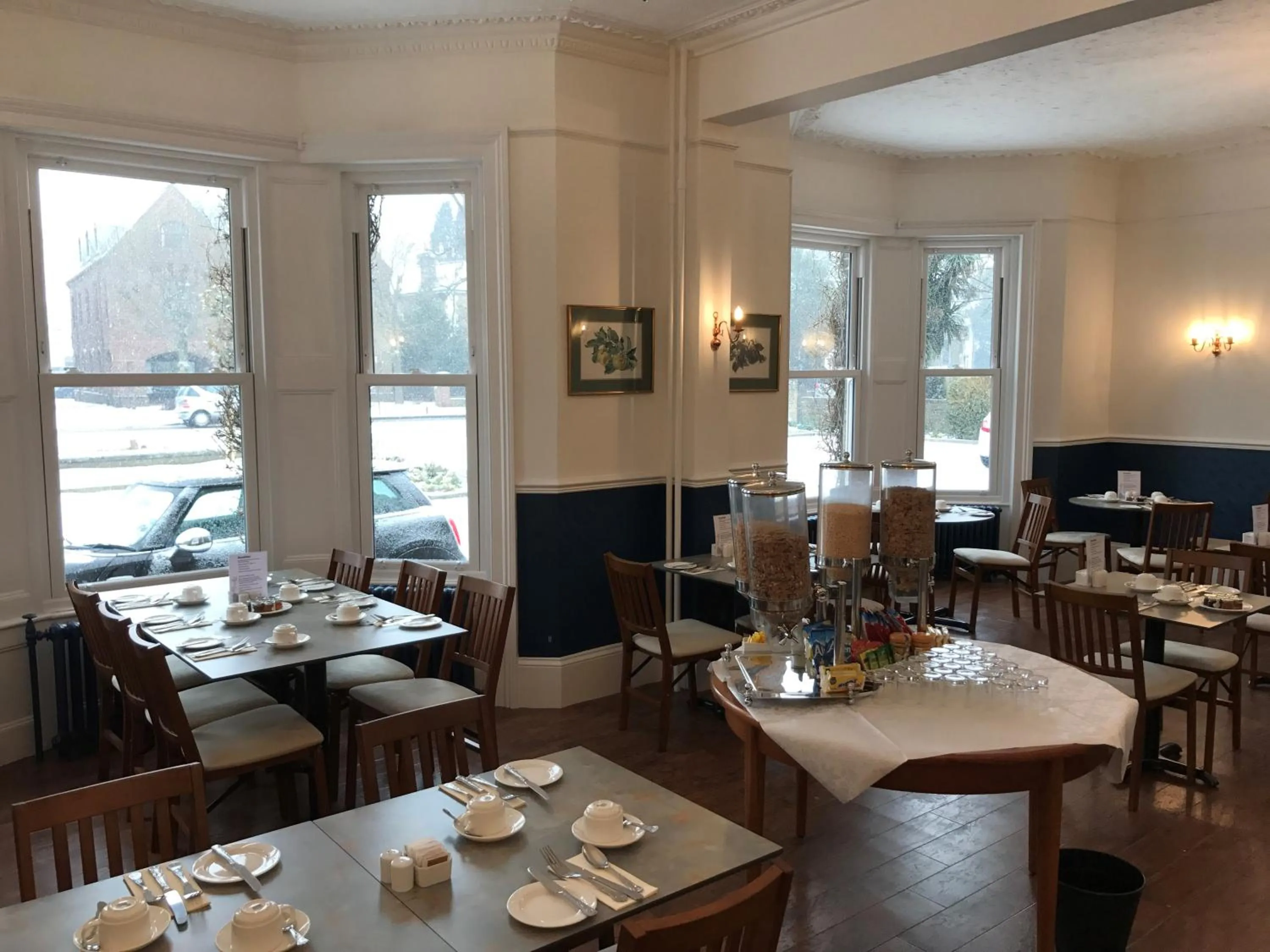 Food and drinks in The Elizabeth House Hotel