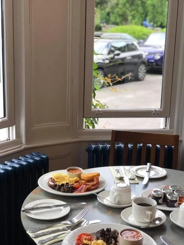 Food and drinks in The Elizabeth House Hotel