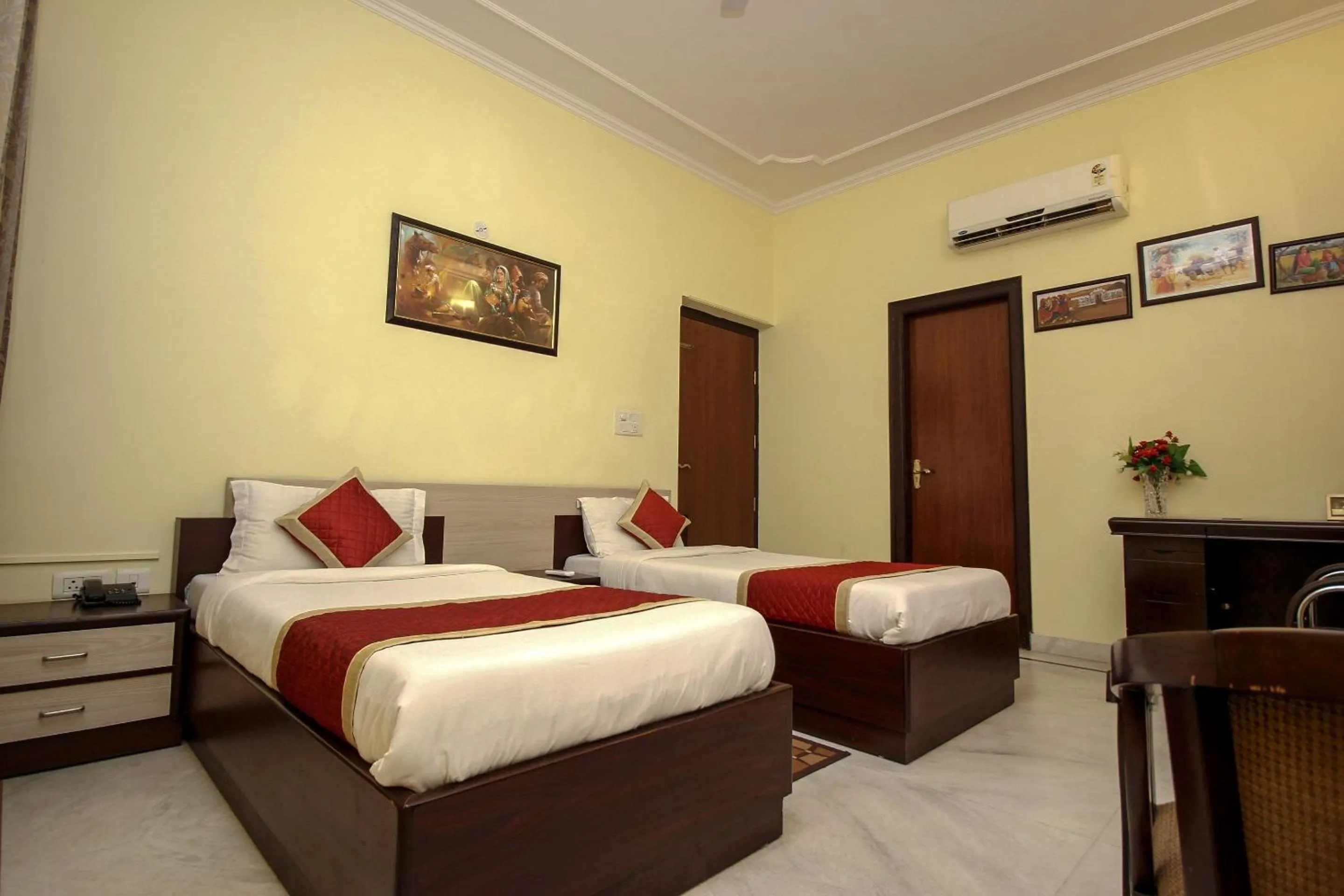 Bedroom in Hotel O Jaipur Stays