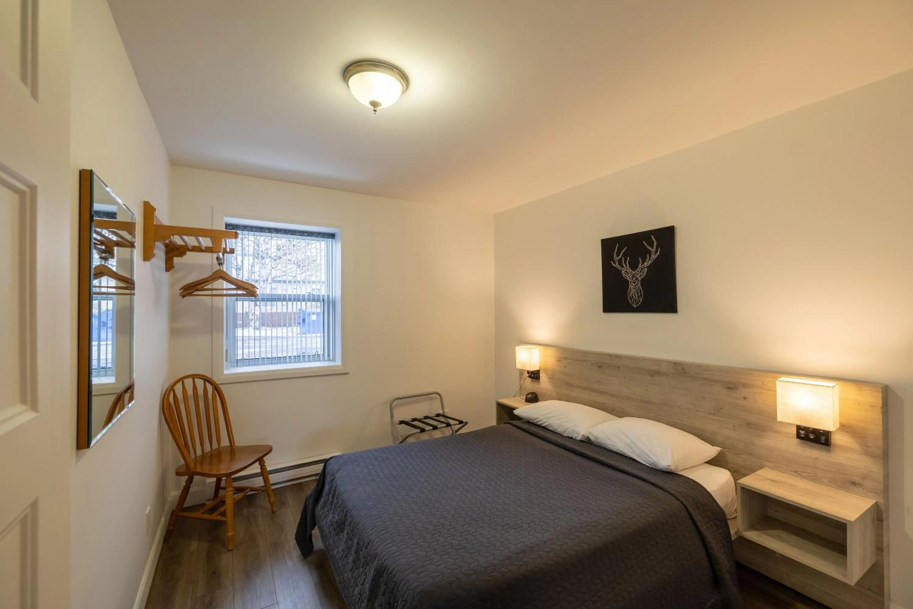 Photo of the whole room, Bed in Motel Et Condo Chez Charley