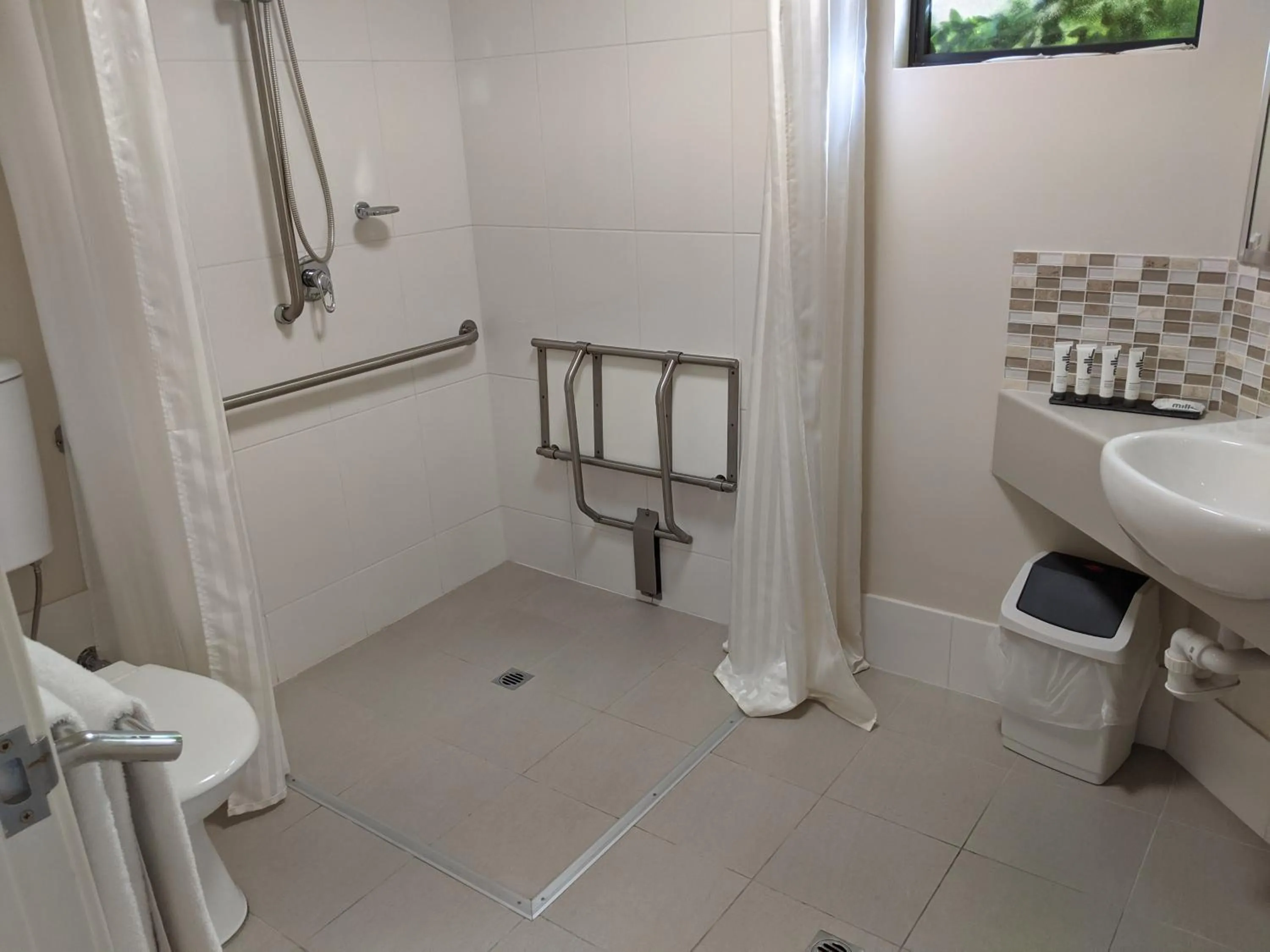 Bathroom in Quest Bunbury