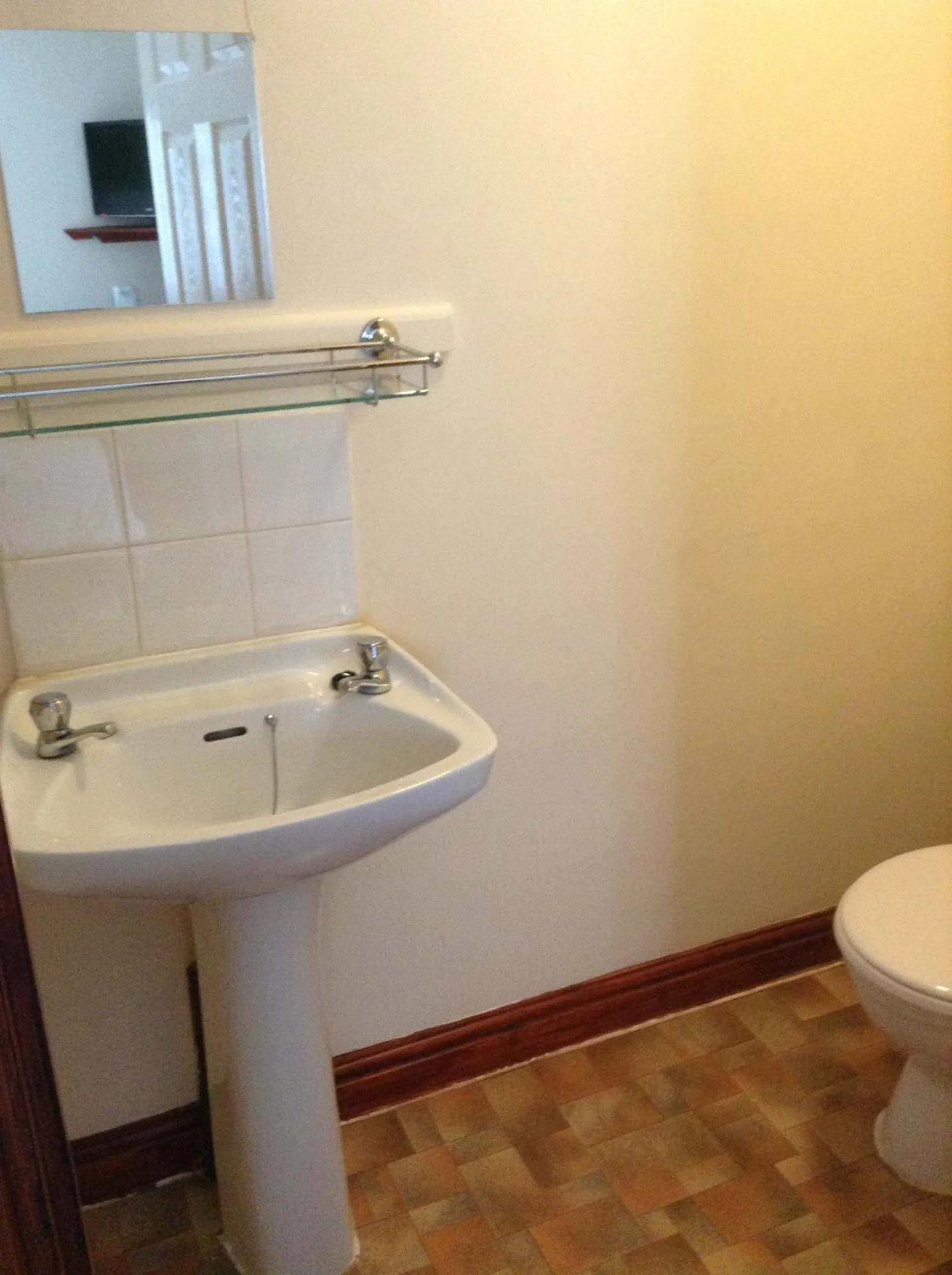 Bathroom in The Black Horse Inn