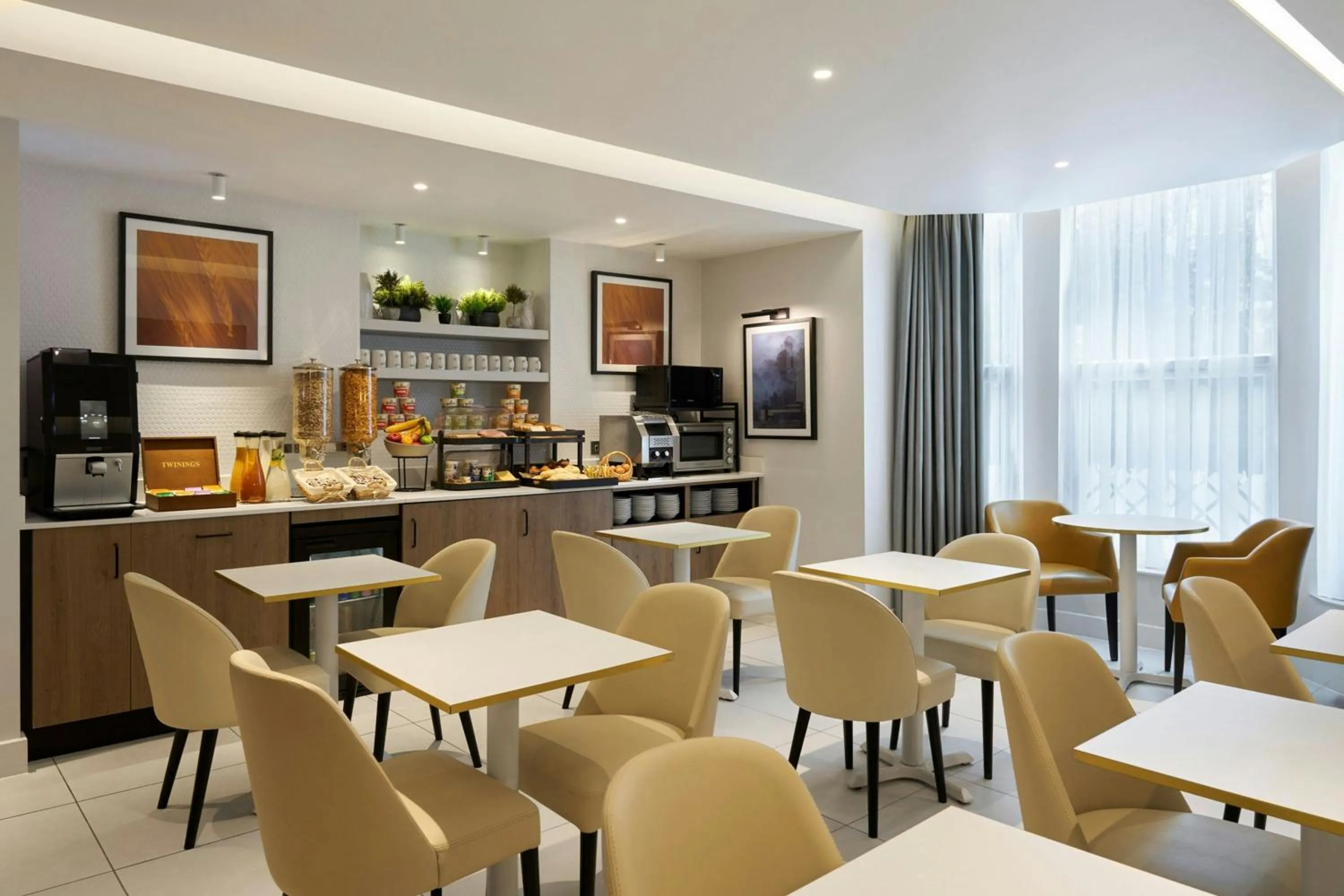 Breakfast in Four Points Flex by Sheraton London Kensington Olympia