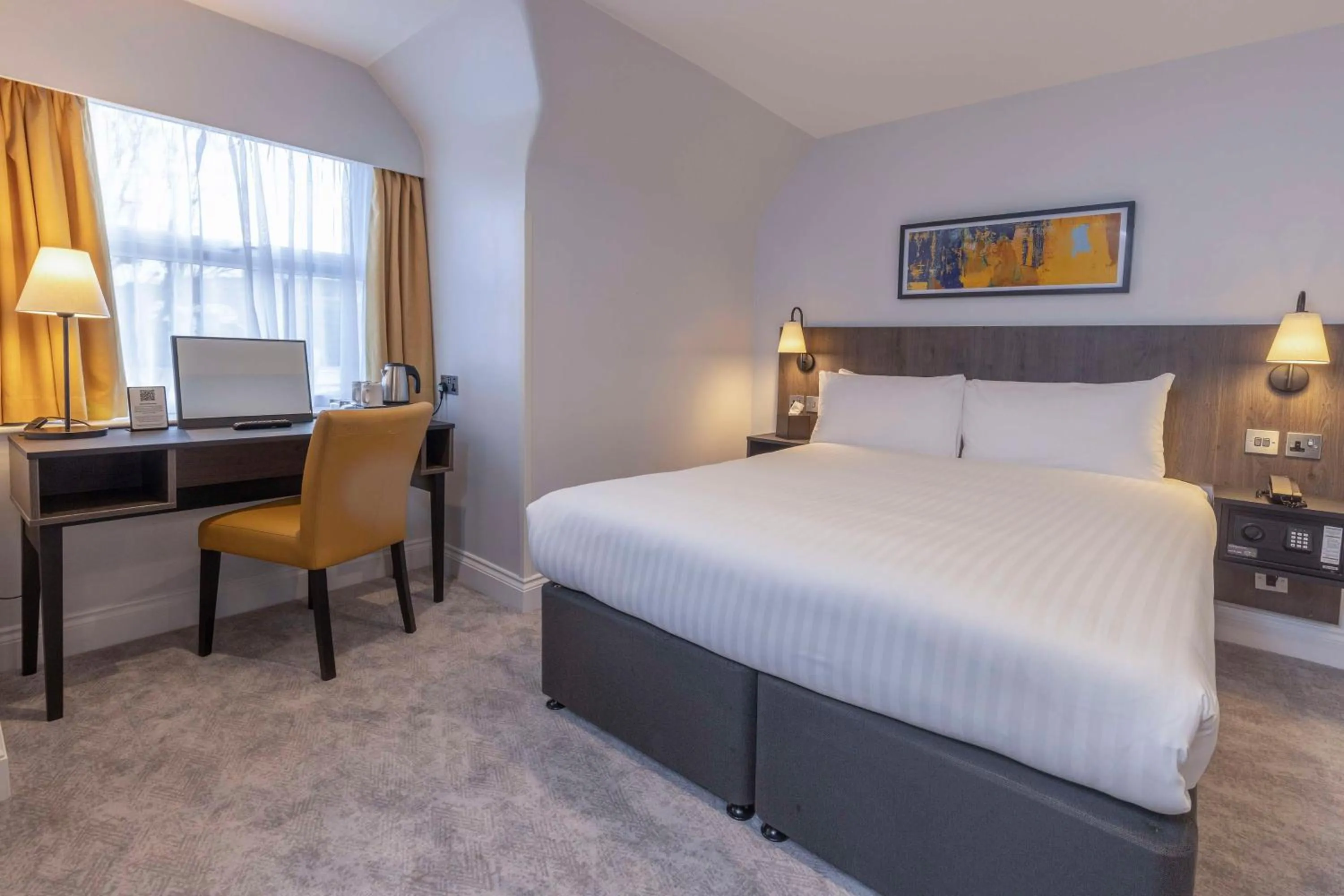 Bedroom, Bed in Four Points Flex by Sheraton London Kensington Olympia