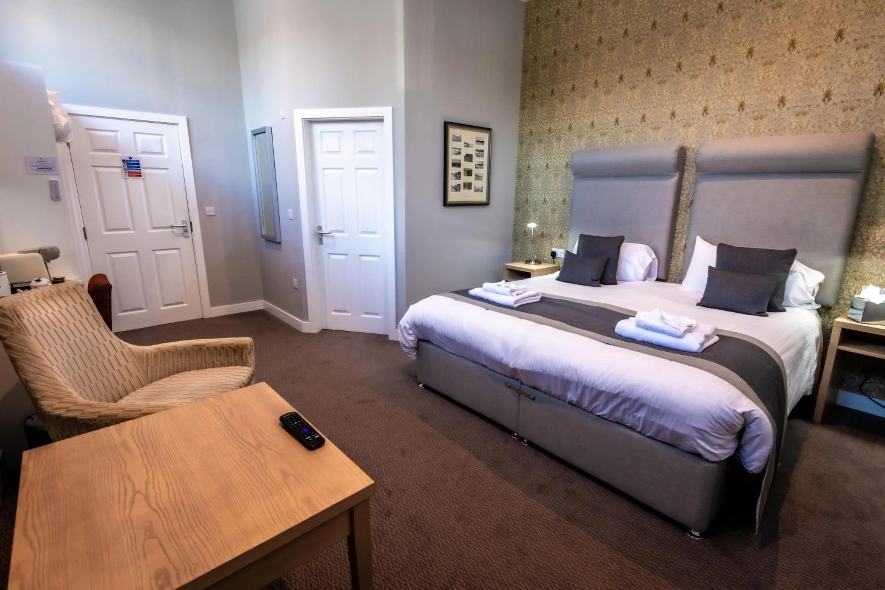 Bedroom, Bed in The Lamplighter Dining ~ Rooms