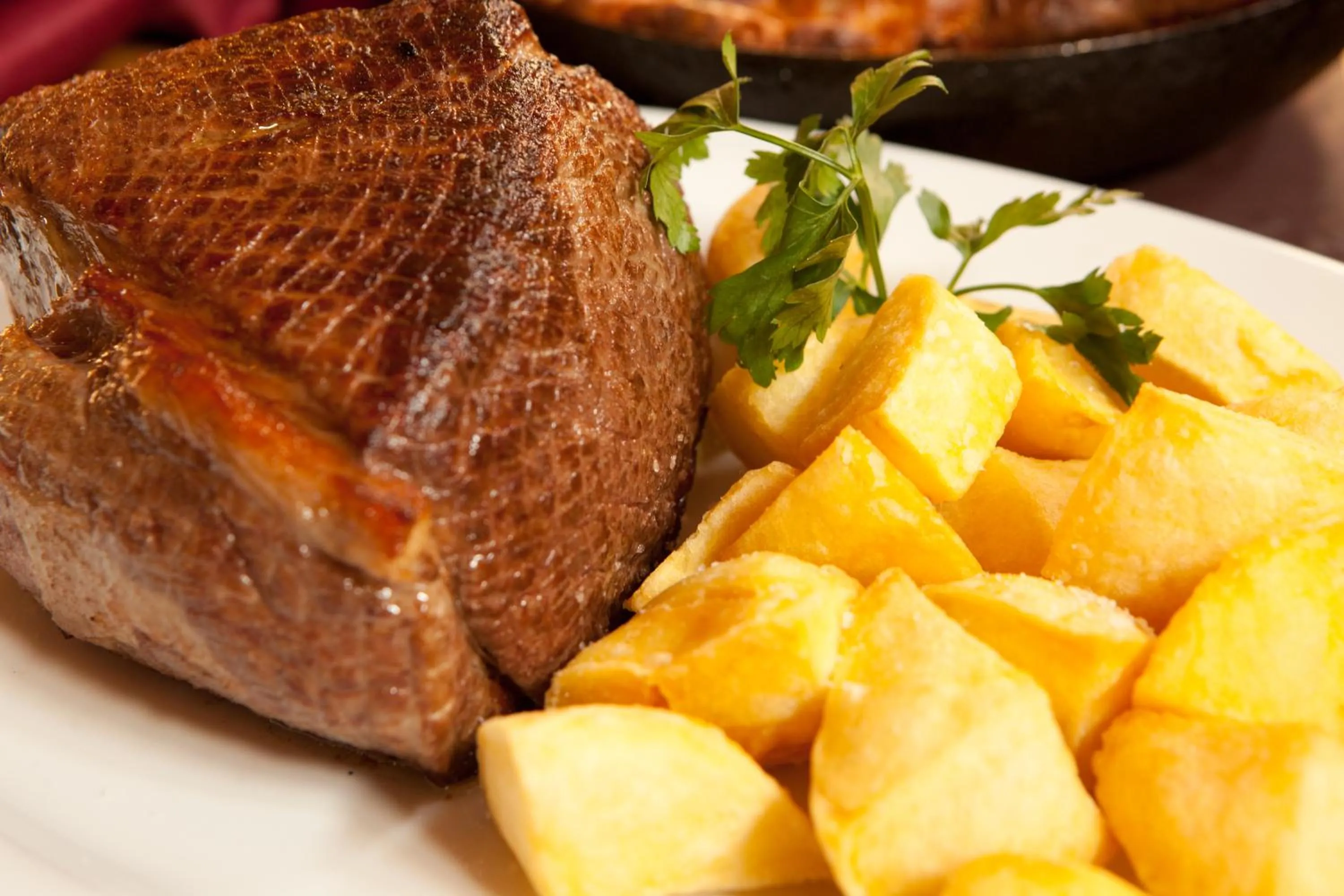 Food and drinks in The Lamplighter Dining ~ Rooms