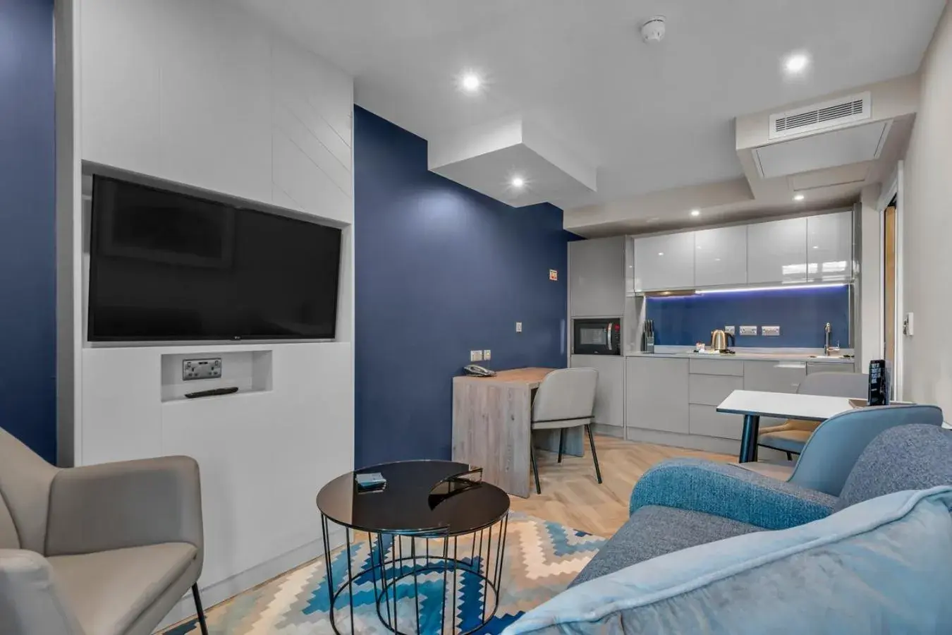 Liberty One Bedroom in Roomzzz Leeds City Liberty One Bedroom in Roomzzz Leeds City