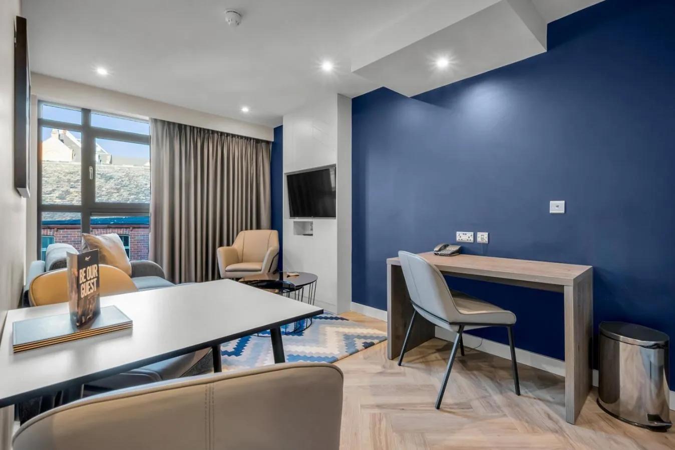 Living room in Roomzzz Leeds City