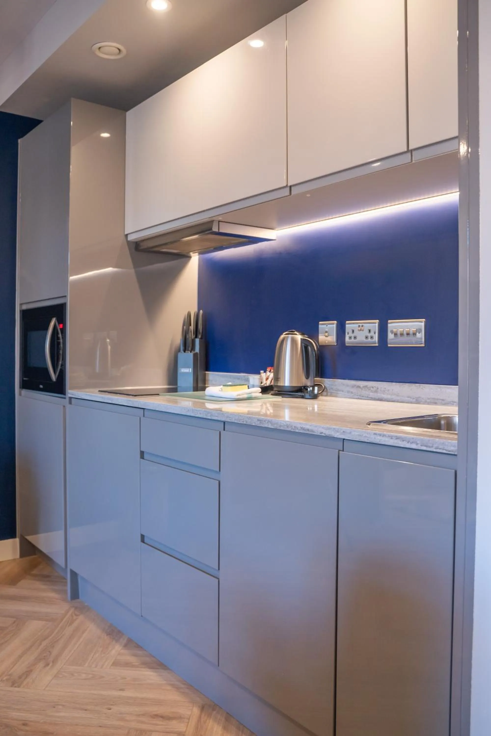 Kitchen or kitchenette in Roomzzz Leeds City