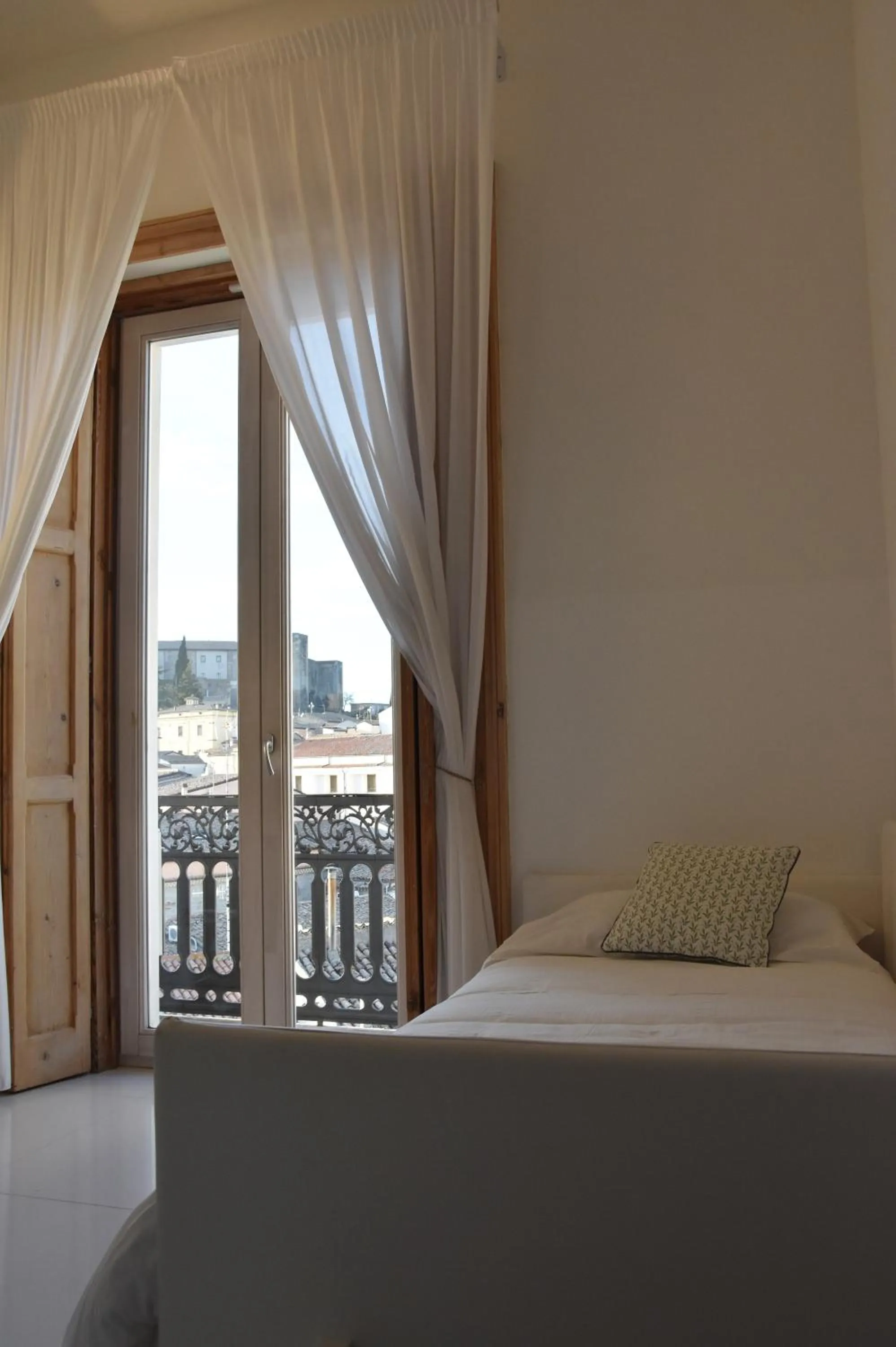 Photo of the whole room, Bed in La Casa nel Borgo Antico