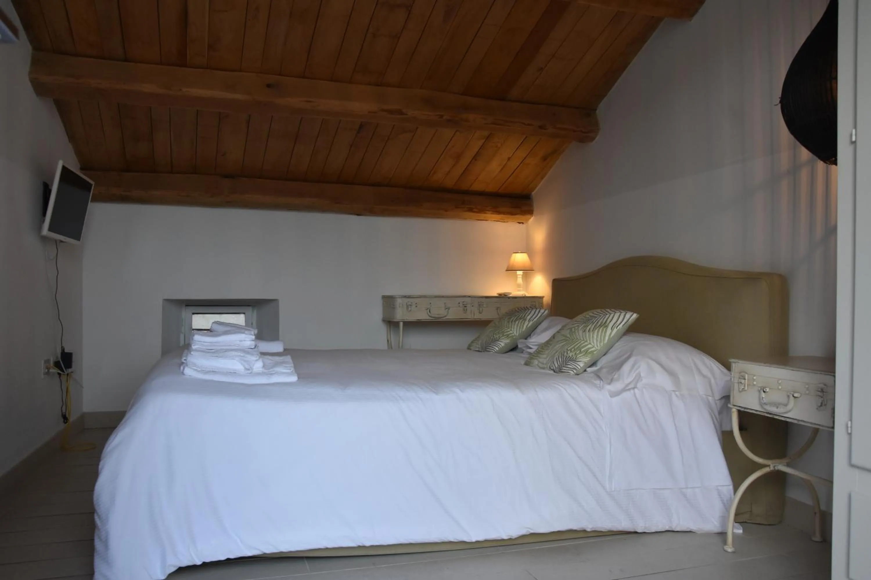Photo of the whole room, Bed in La Casa nel Borgo Antico