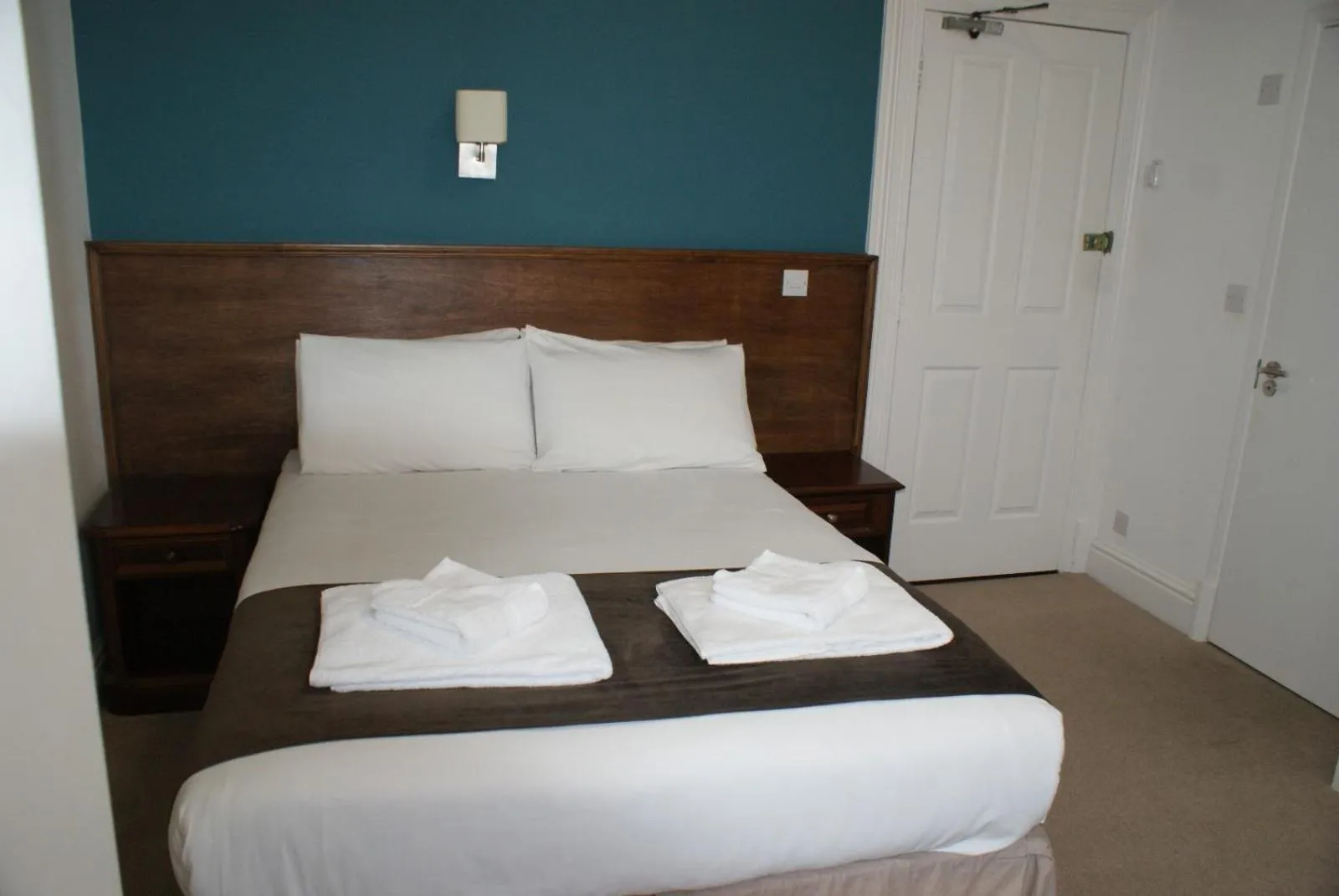 Bedroom, Bed in Keppels Head Hotel