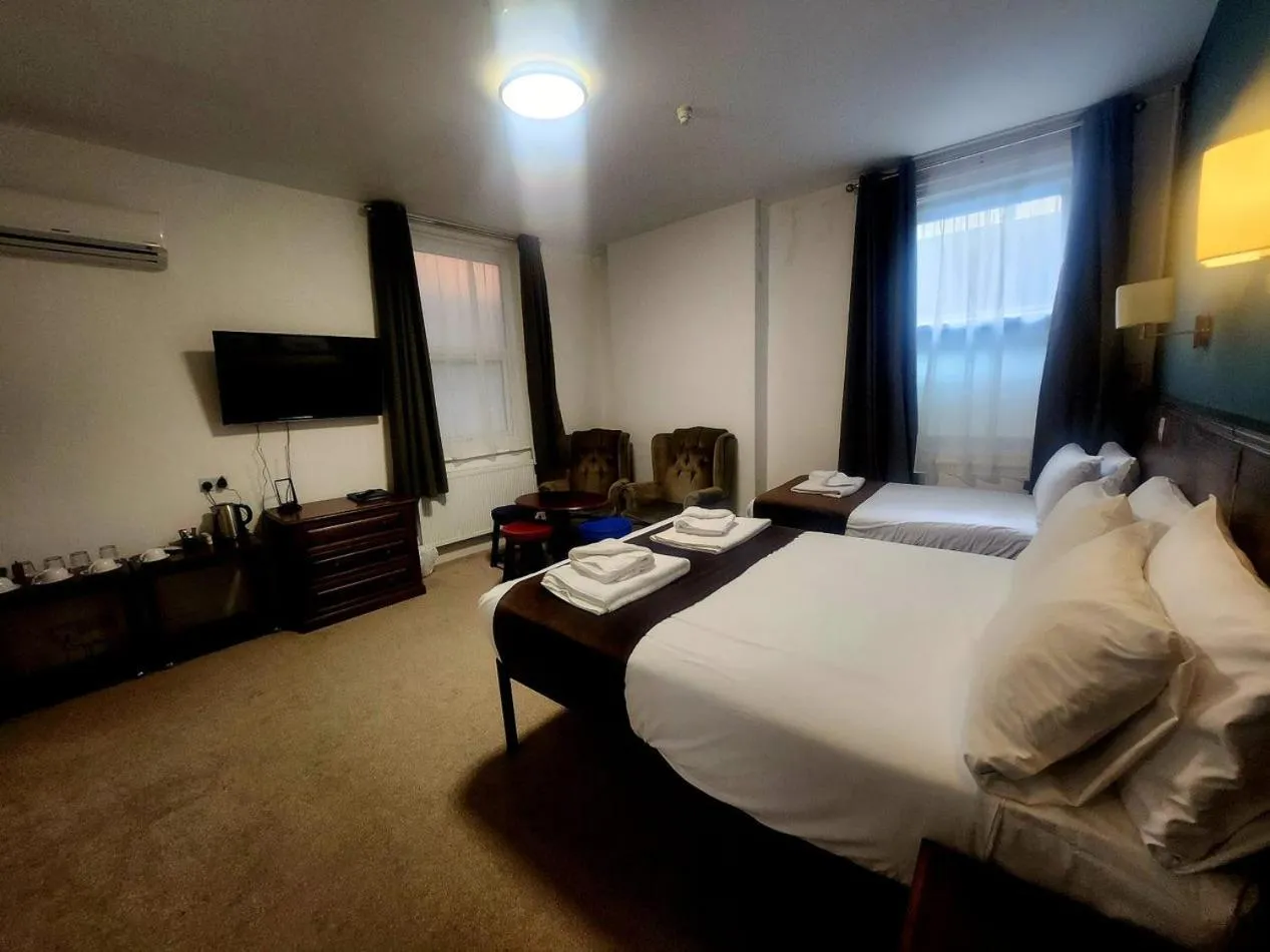 Bedroom, Bed in Keppels Head Hotel