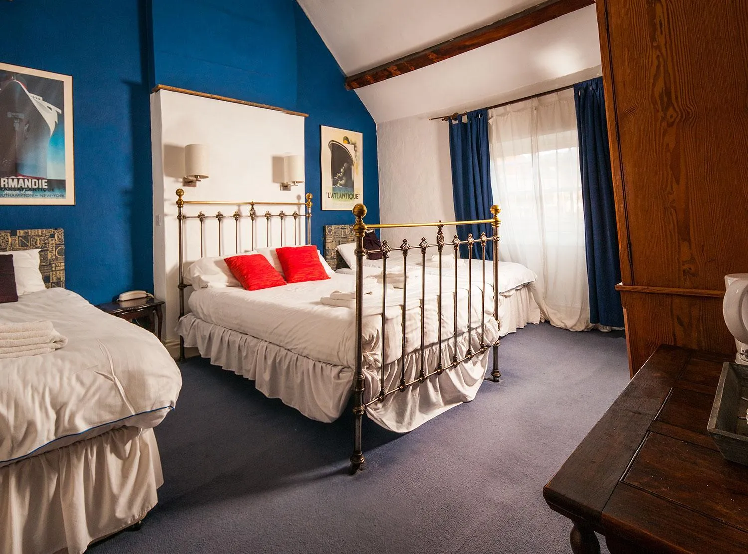 Photo of the whole room, Bed in Gales Of Llangollen